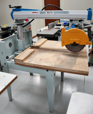 SMARTEK C/CUT RADIAL ARM SAW (PRE-OWNED) (CC42U)