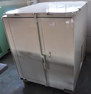 Heavy duty container fridge / freezer with variable temperature set