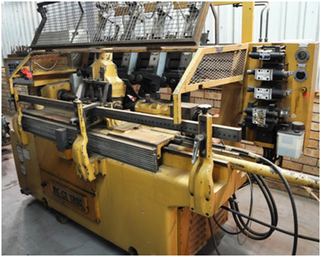 LOCATELLI MK1200CE COPY LATHE WITH 4 BACK KNIVES (L4U) (PRE-OWNED) - Image 2