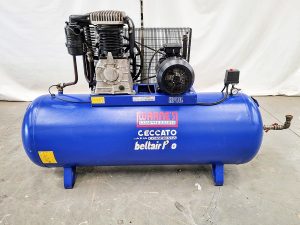 WARNEโS 500 LITRE PISTON COMPRESSOR (PRE-OWNED) (C59U)