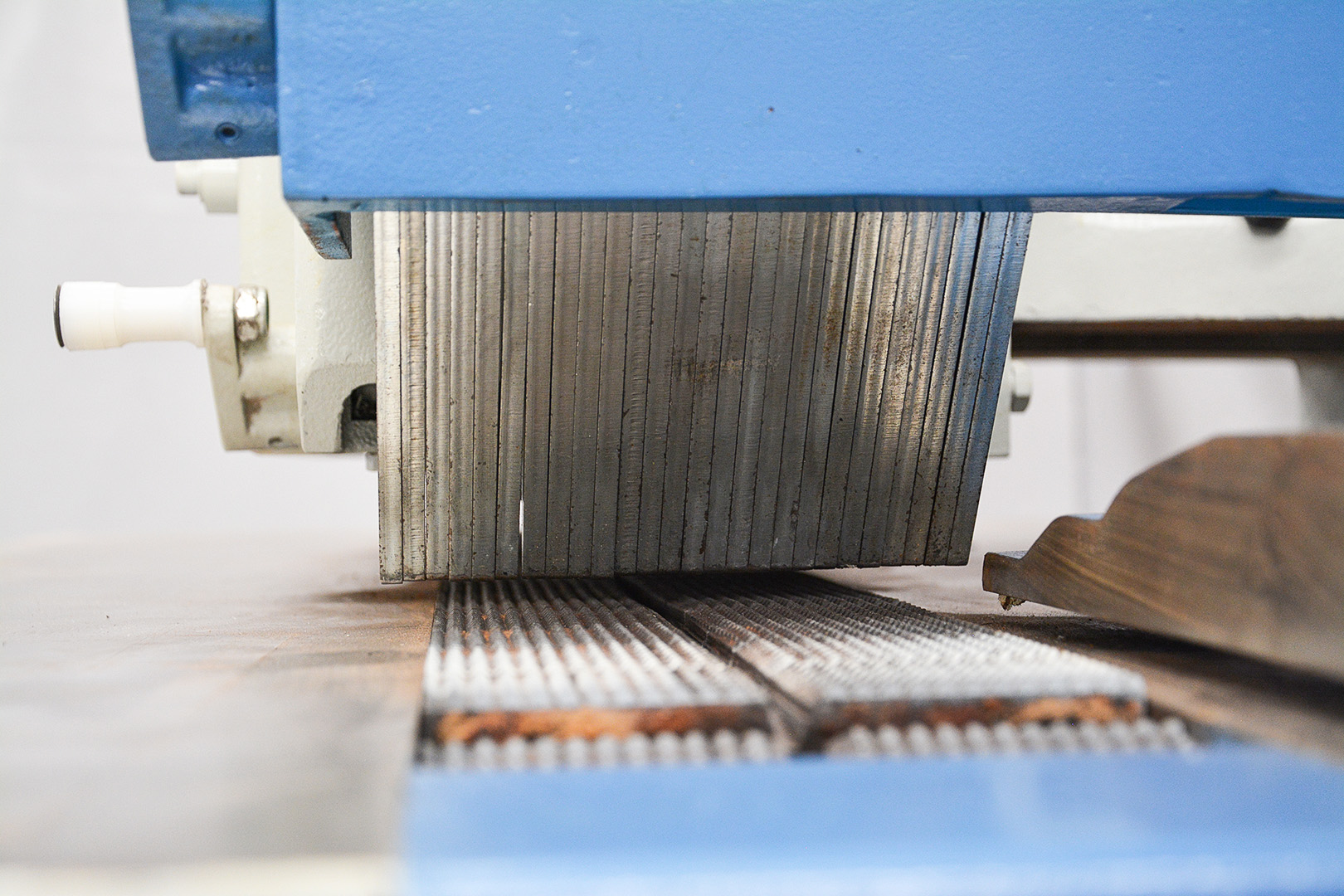 Holytek HR-303 Straight Line Production Rip Saw (Fully Serviced)(MR6N) - Image 24