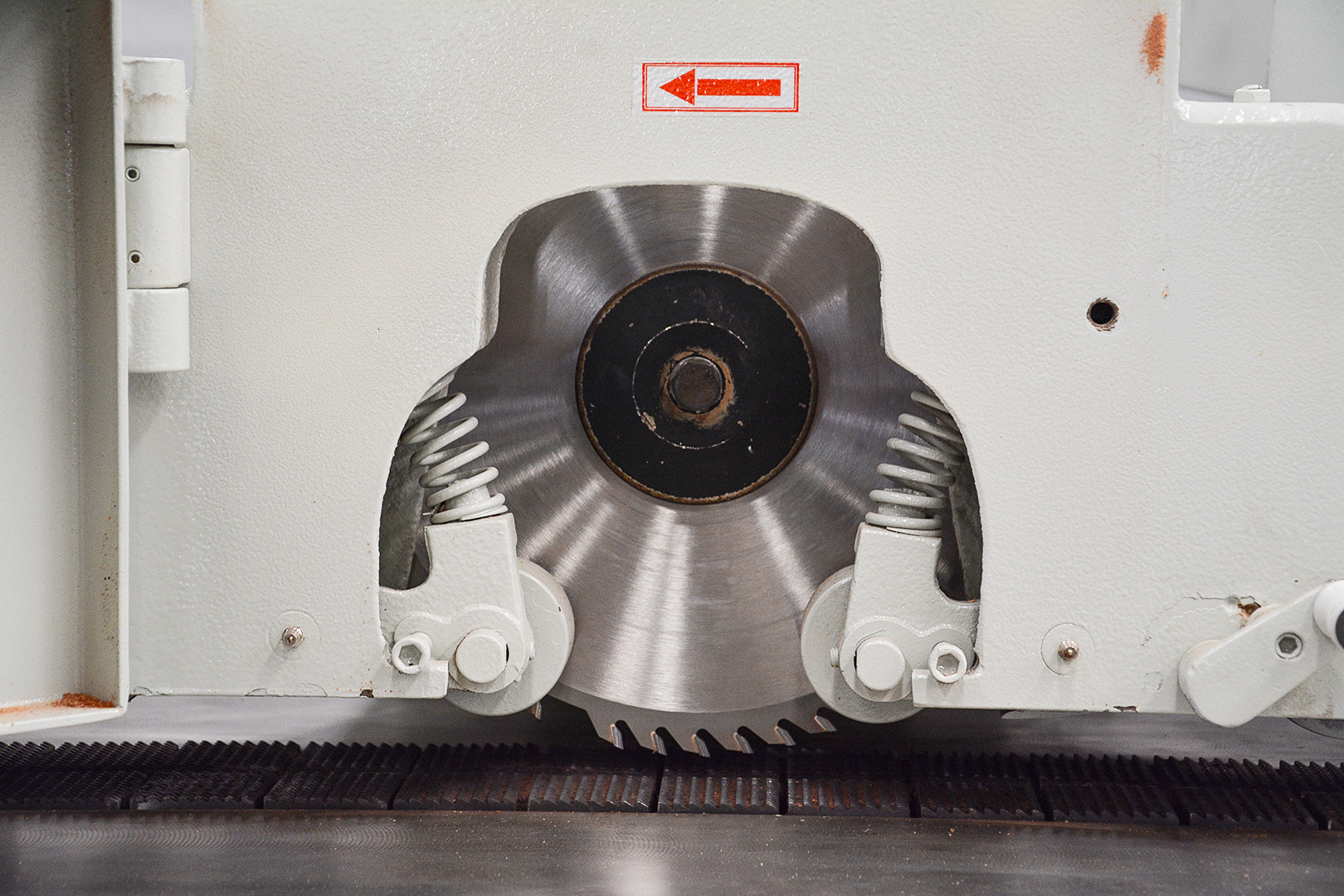 Holytek HR-303 Straight Line Production Rip Saw (Fully Serviced)(MR6N) - Image 23