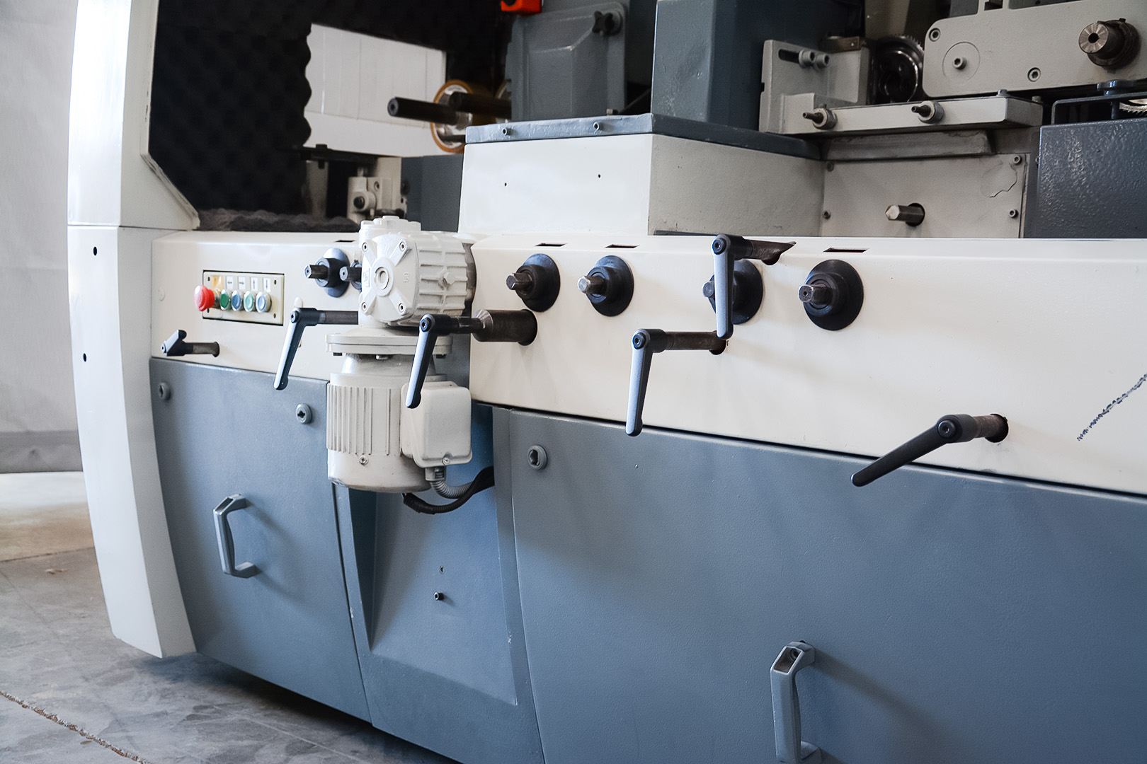 Leadermac LMC 523 Platinum – 5 Spindle Head Moulder (MO058U) - Image 20