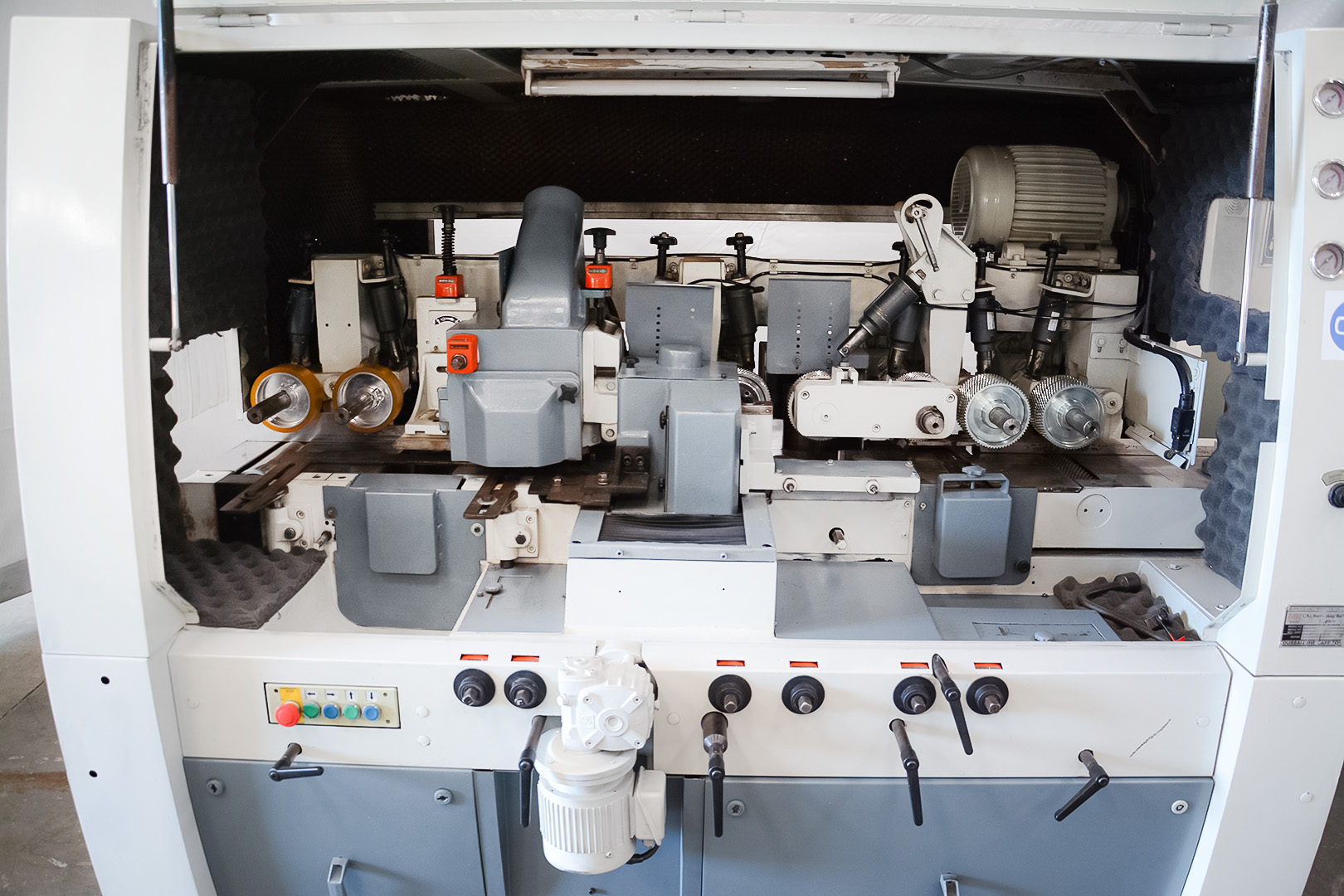 Leadermac LMC 523 Platinum – 5 Spindle Head Moulder (MO058U) - Image 17