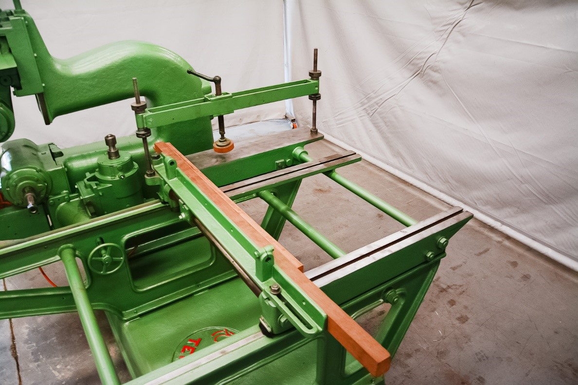 White Single End Tenoner (Fully serviced) (T42U) - Image 4