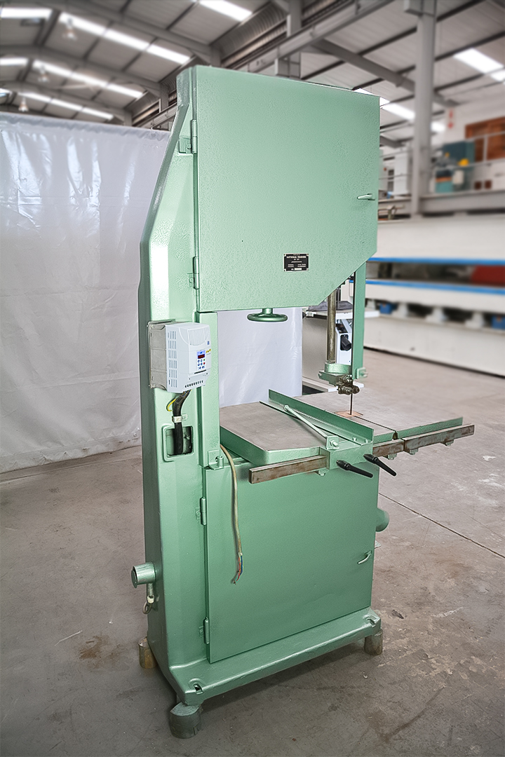 IWM Industrial Bandsaw โ Italy (Fully Serviced)