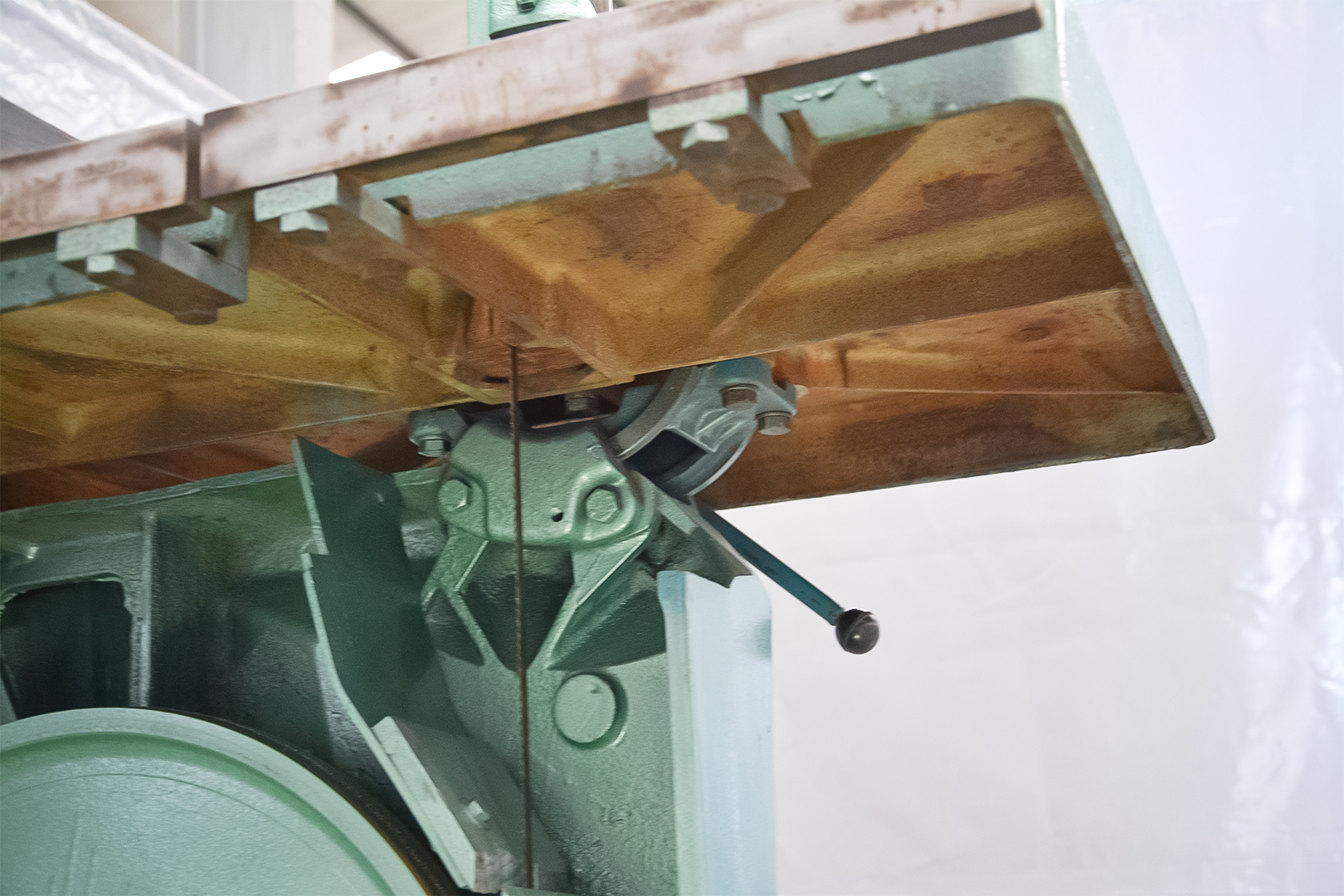 IWM Industrial Bandsaw โ Italy (Fully Serviced) - Image 10