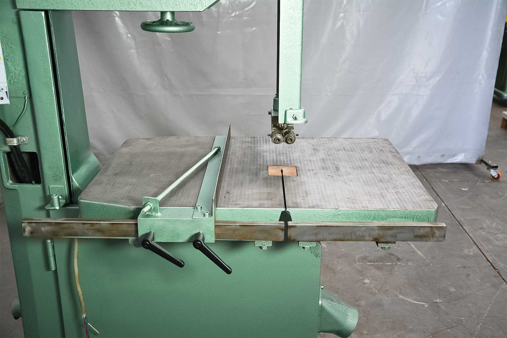 IWM Industrial Bandsaw โ Italy (Fully Serviced) - Image 3