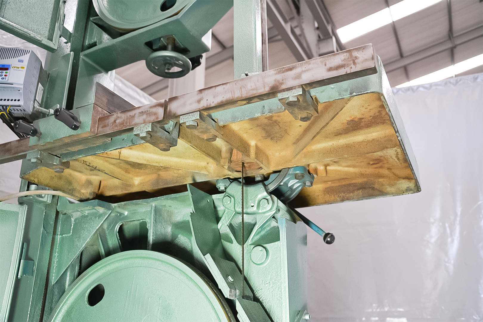 IWM Industrial Bandsaw โ Italy (Fully Serviced) - Image 7