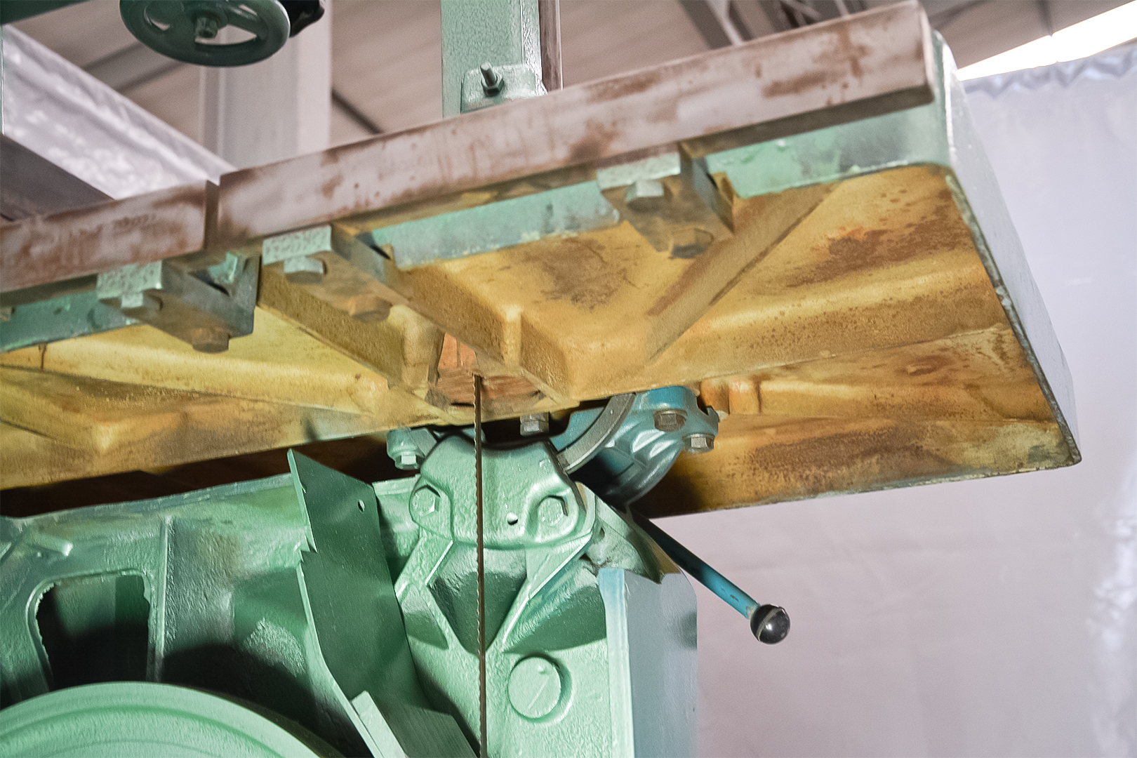 IWM Industrial Bandsaw โ Italy (Fully Serviced) - Image 8