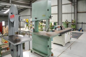 Agazzani 700 NโRA Bandsaw โ Made in Italy (Fully Serviced)