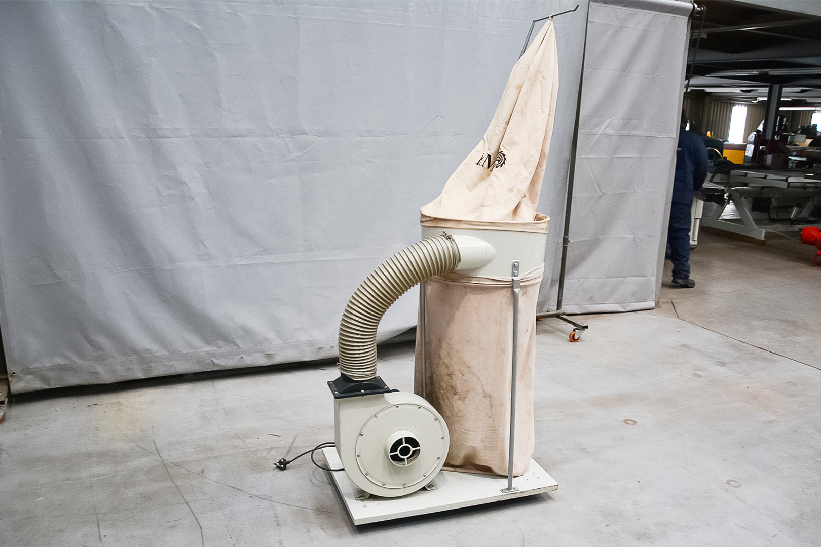 FM300 Single Bag Dust Extractor (Fully Serviced) - Image 2
