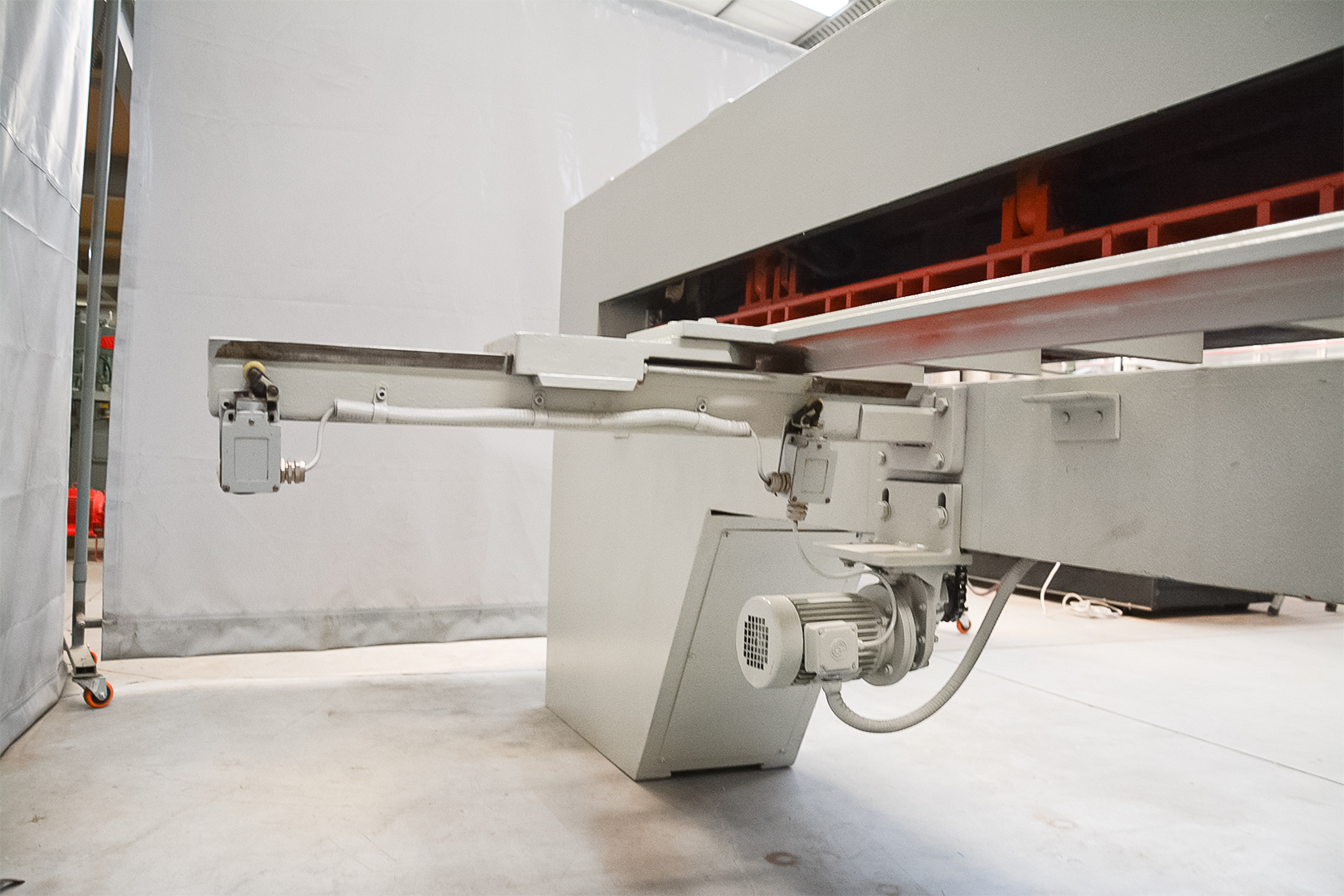 MONGUZZI Veneer Guillotine (Fully Serviced) (V22U) - Image 10