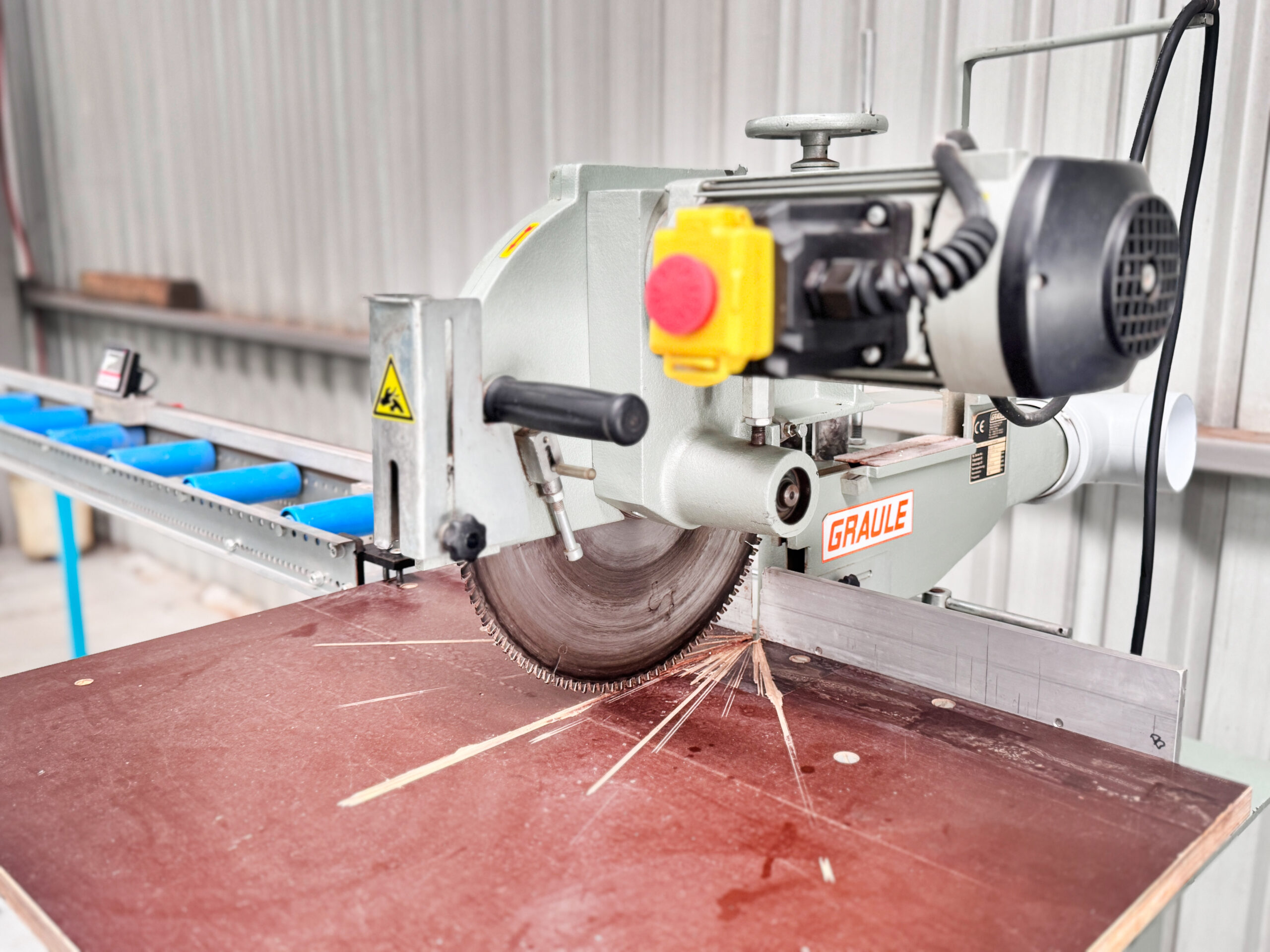 Hoffmann MS 35 Double Mitre Saw with Electronic Fence and Feed Tables - Image 11