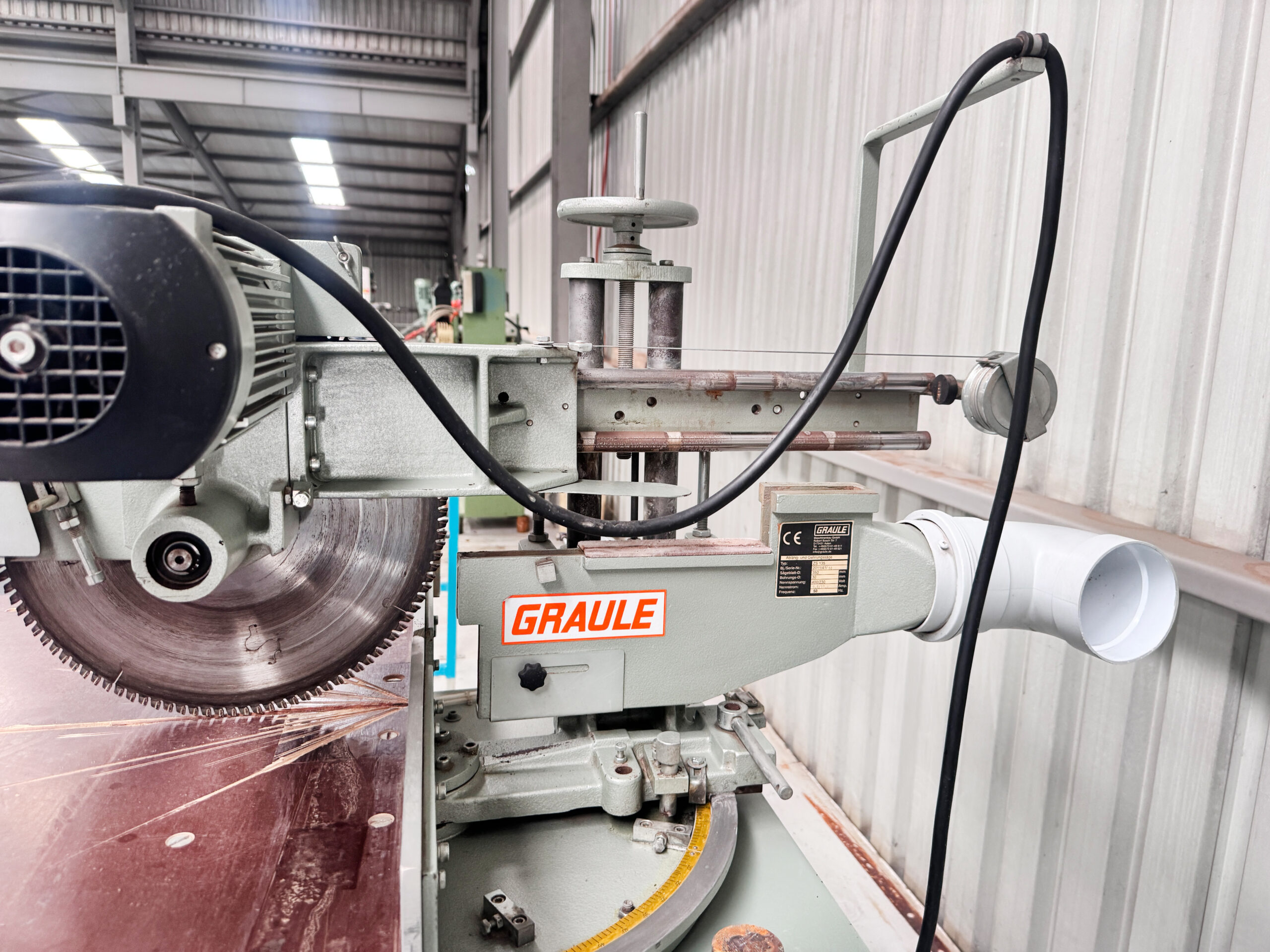 Hoffmann MS 35 Double Mitre Saw with Electronic Fence and Feed Tables - Image 37