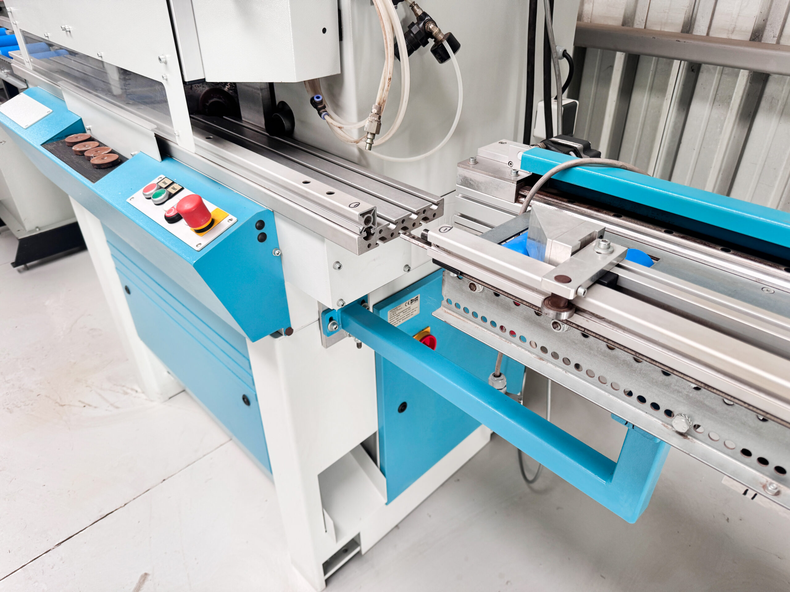 Hoffmann MS 35 Double Mitre Saw with Electronic Fence and Feed Tables - Image 39