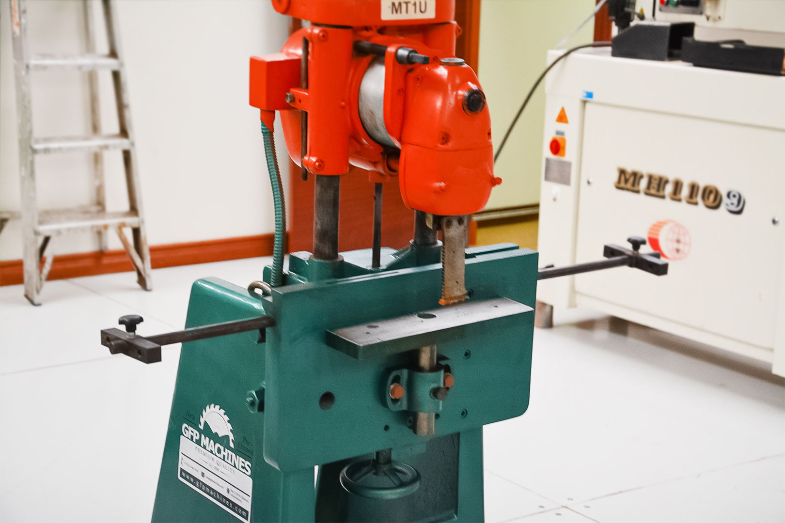 Maka Swing Chisel Morticer (Fully Serviced) (MT1U) - Image 9
