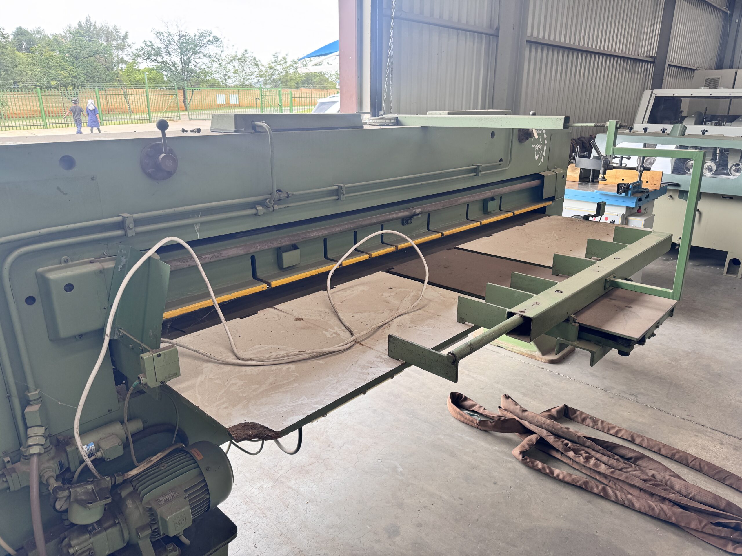 Josting 2.5m Veneer Guillotines - Italy (Fully Serviced) (V19U) - Image 3