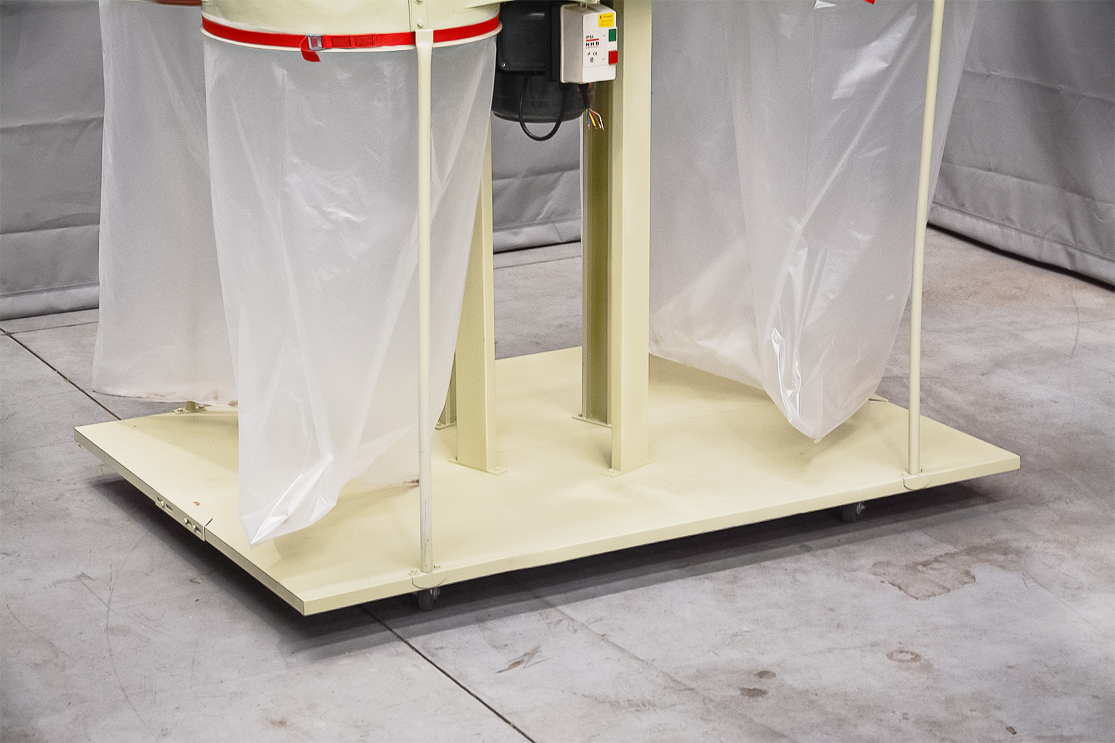 IWM Four Bag Dust Extractors (Serviced) - Image 3