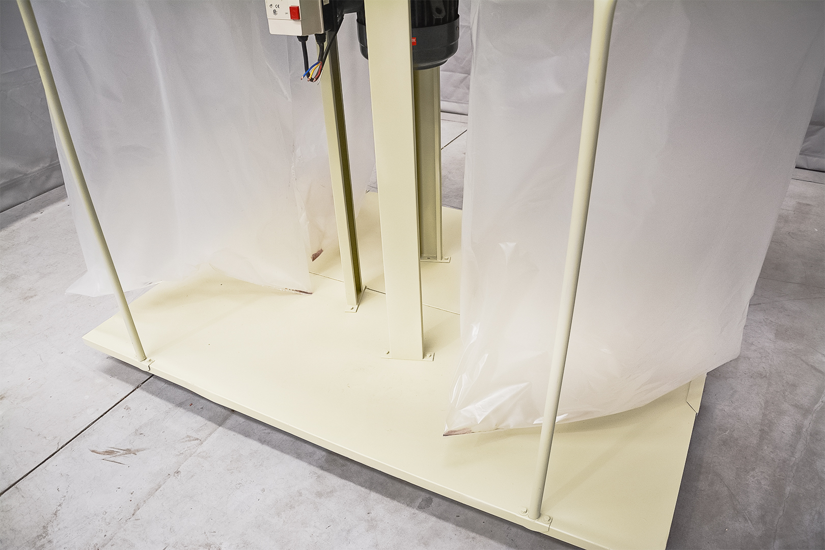 IWM Four Bag Dust Extractors (Serviced) - Image 8