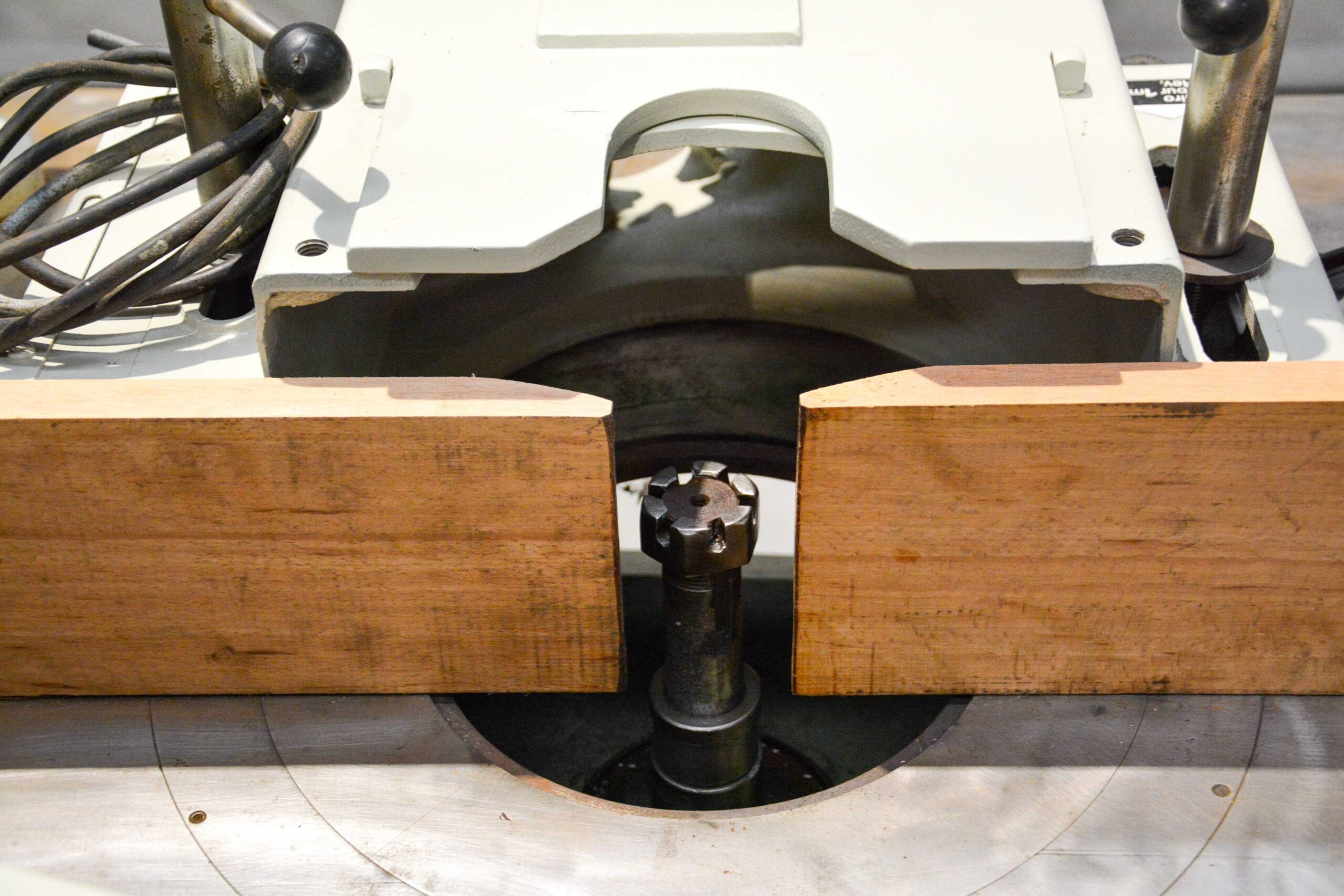 Casadei F115 Heavy-Duty Spindle Moulder with Auto Feeder โ Italy (Fully Serviced) - Image 2