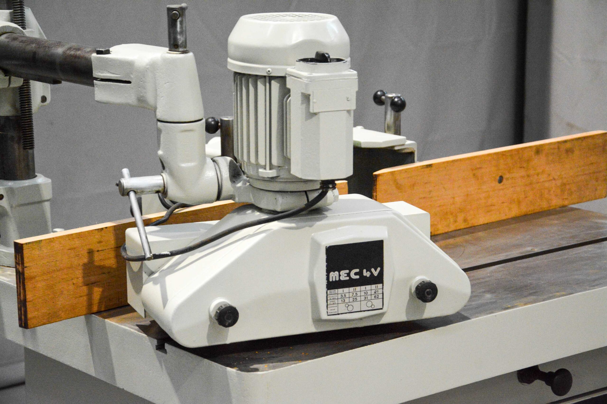 Casadei F115 Heavy-Duty Spindle Moulder with Auto Feeder โ Italy (Fully Serviced) - Image 6