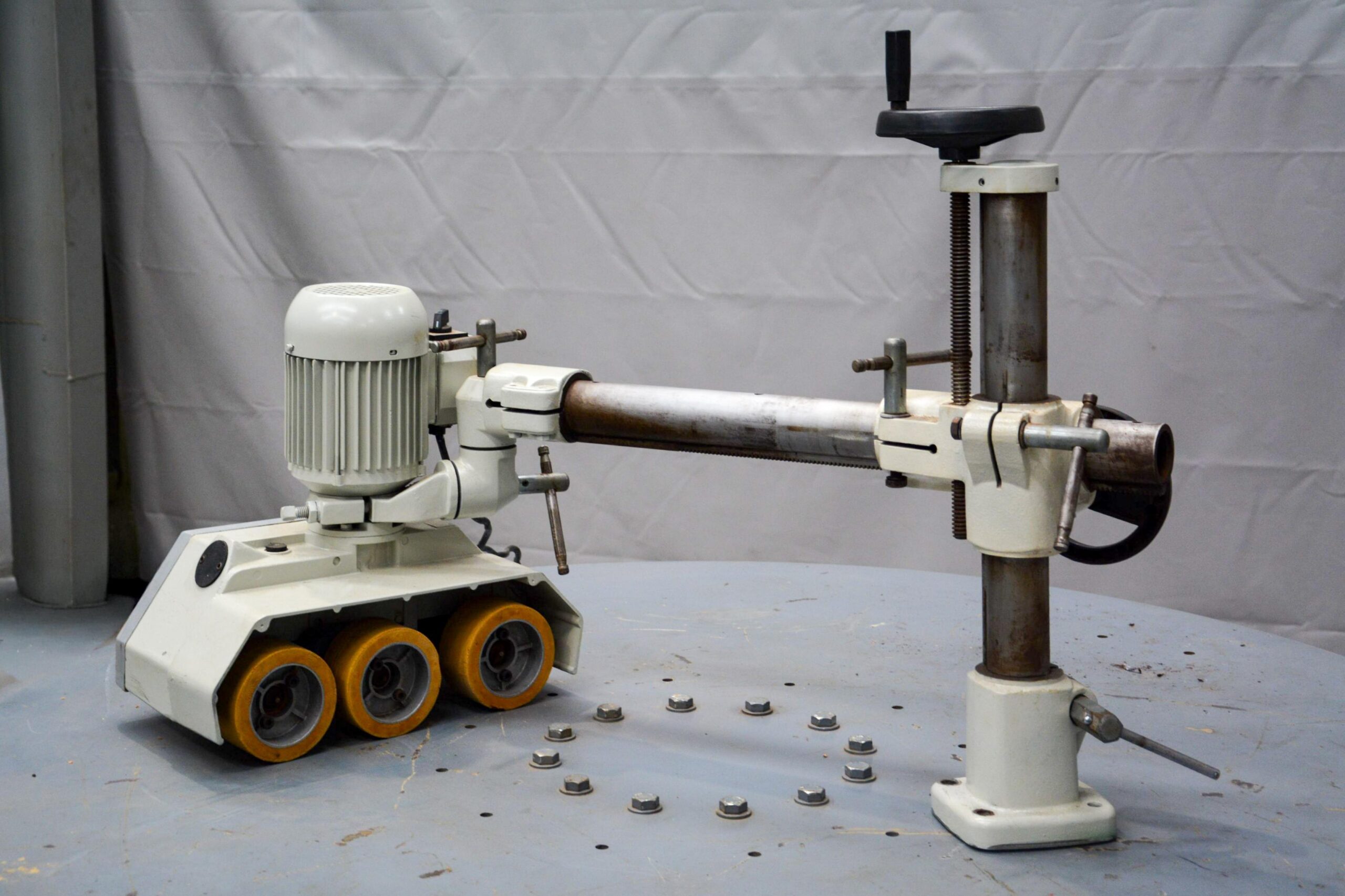 Industrial 3-Wheel Power Feeder (Fully Serviced) - Image 2