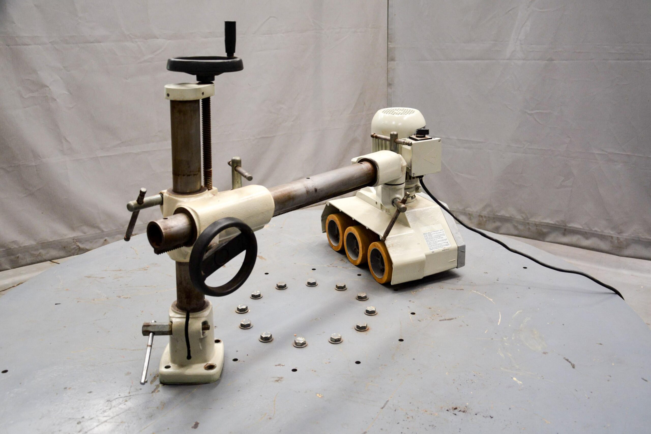 Industrial 3-Wheel Power Feeder (Fully Serviced) - Image 9