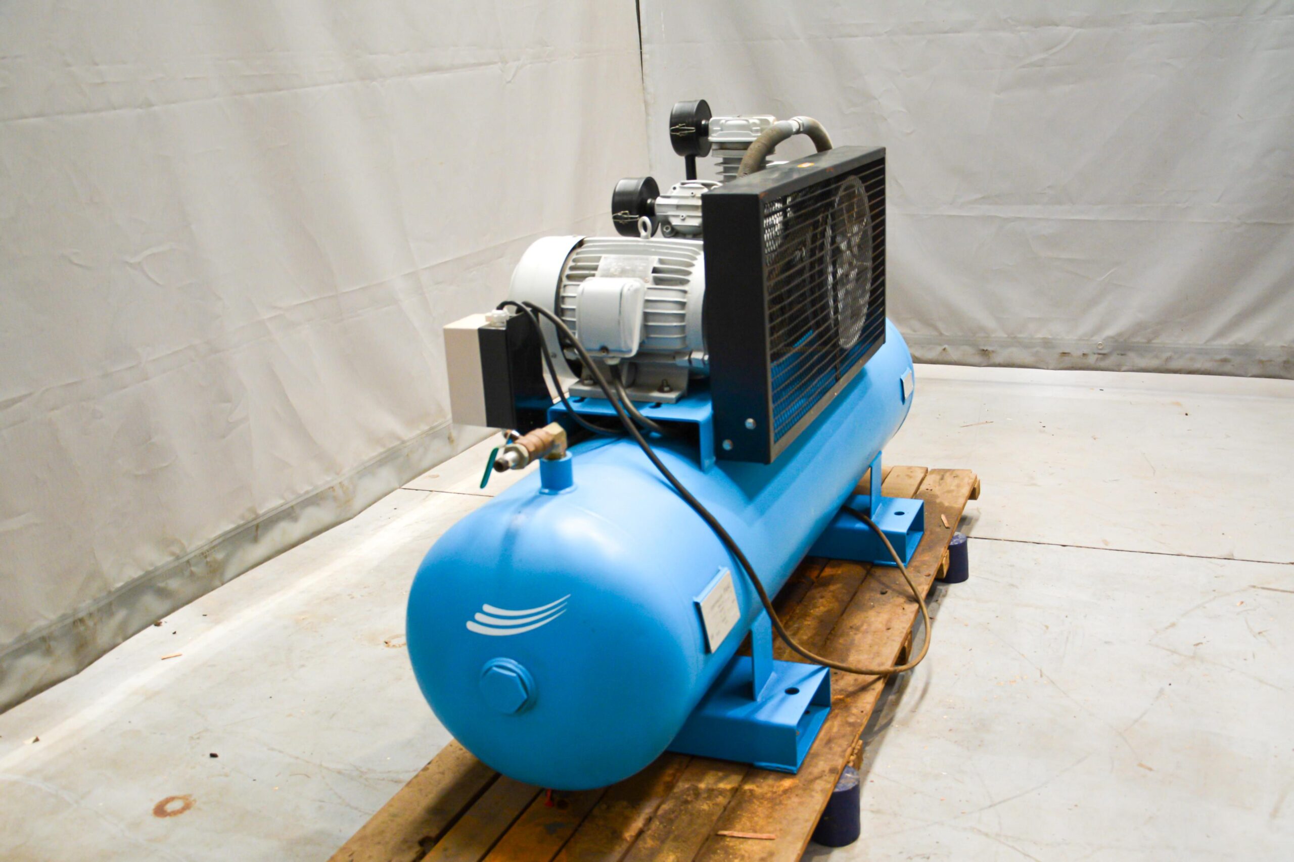Airstream Air Compressor (Fully Serviced) - Image 12