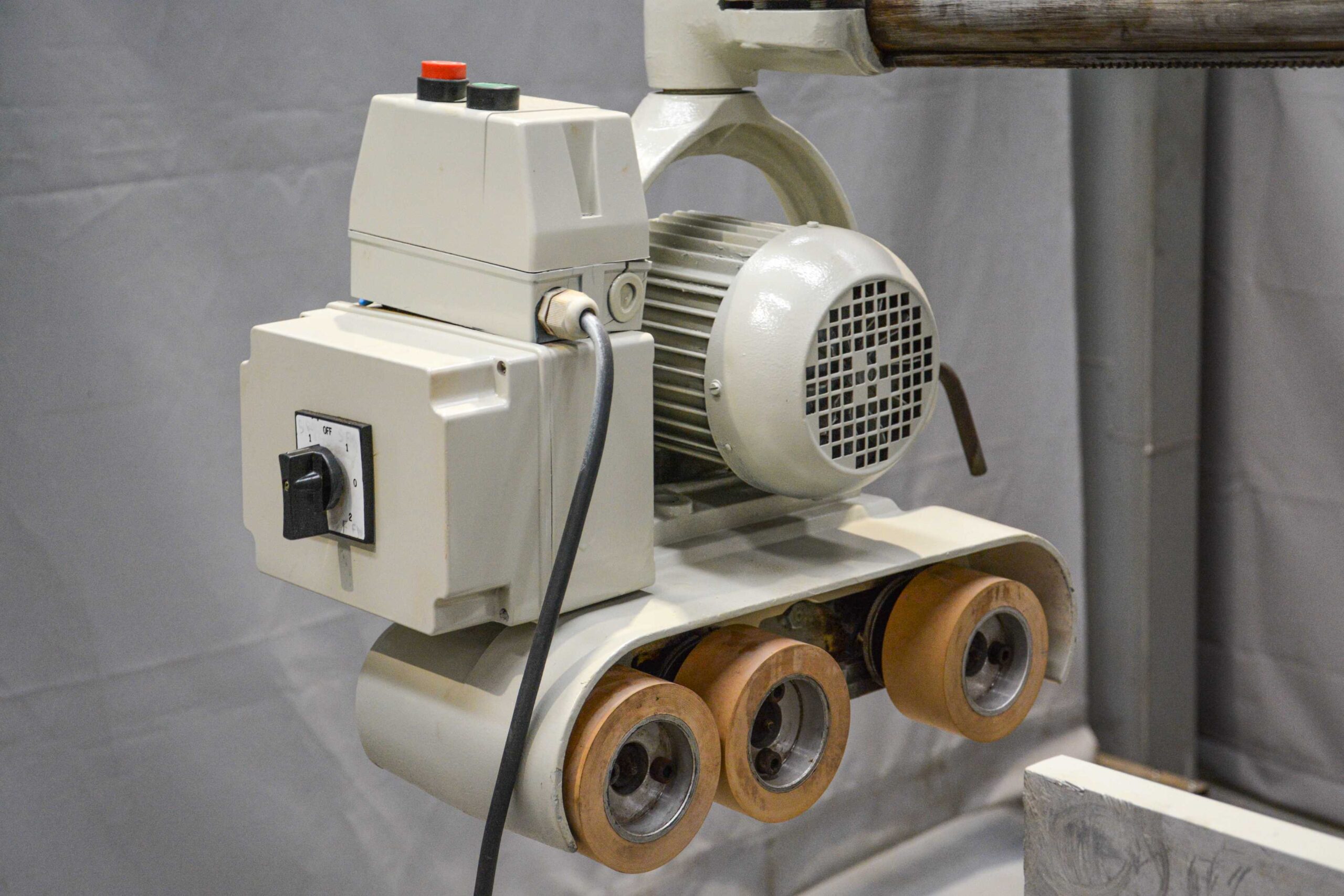 Machine Shop Spindle Moulder with 3-Wheel Feeder (Fully Serviced) - Image 4