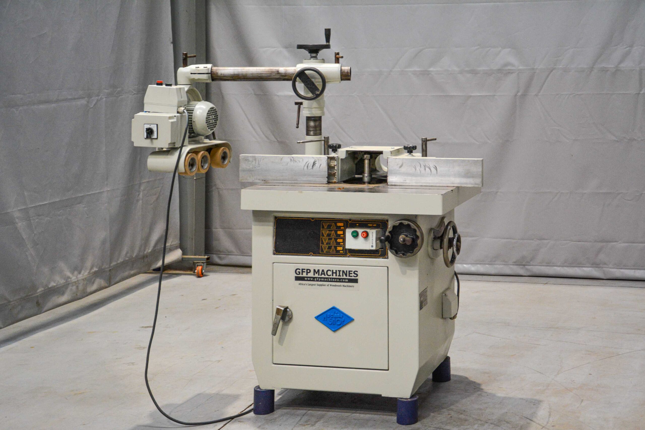 Machine Shop Spindle Moulder with 3-Wheel Feeder (Fully Serviced)