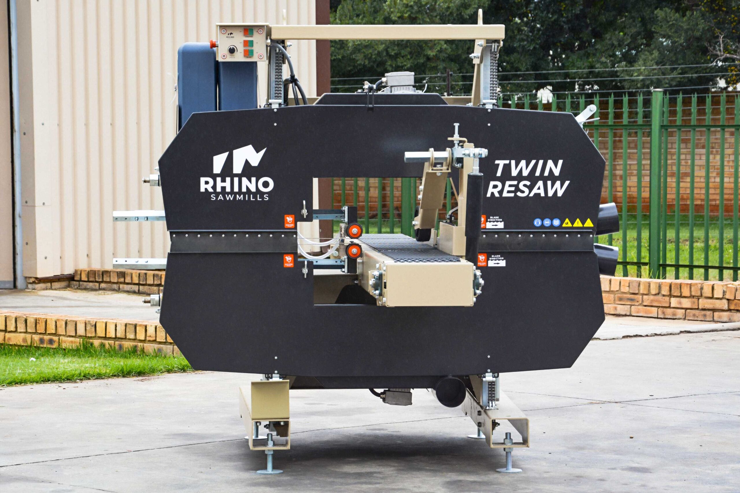 Rhino Twin Head Resaw with Automatic Conveyor Feed (New) - Image 3