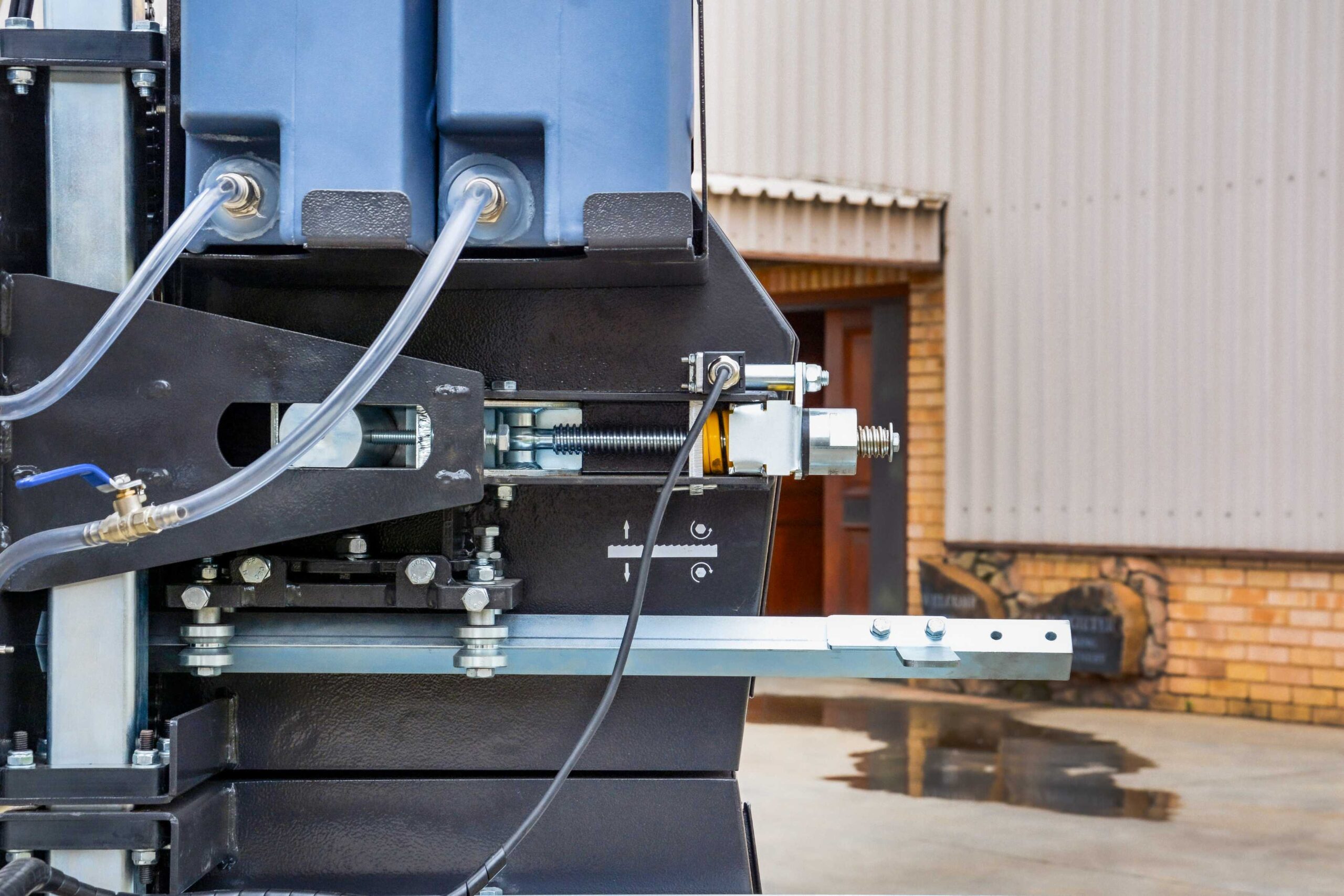 Rhino Twin Head Resaw with Automatic Conveyor Feed (New) - Image 11