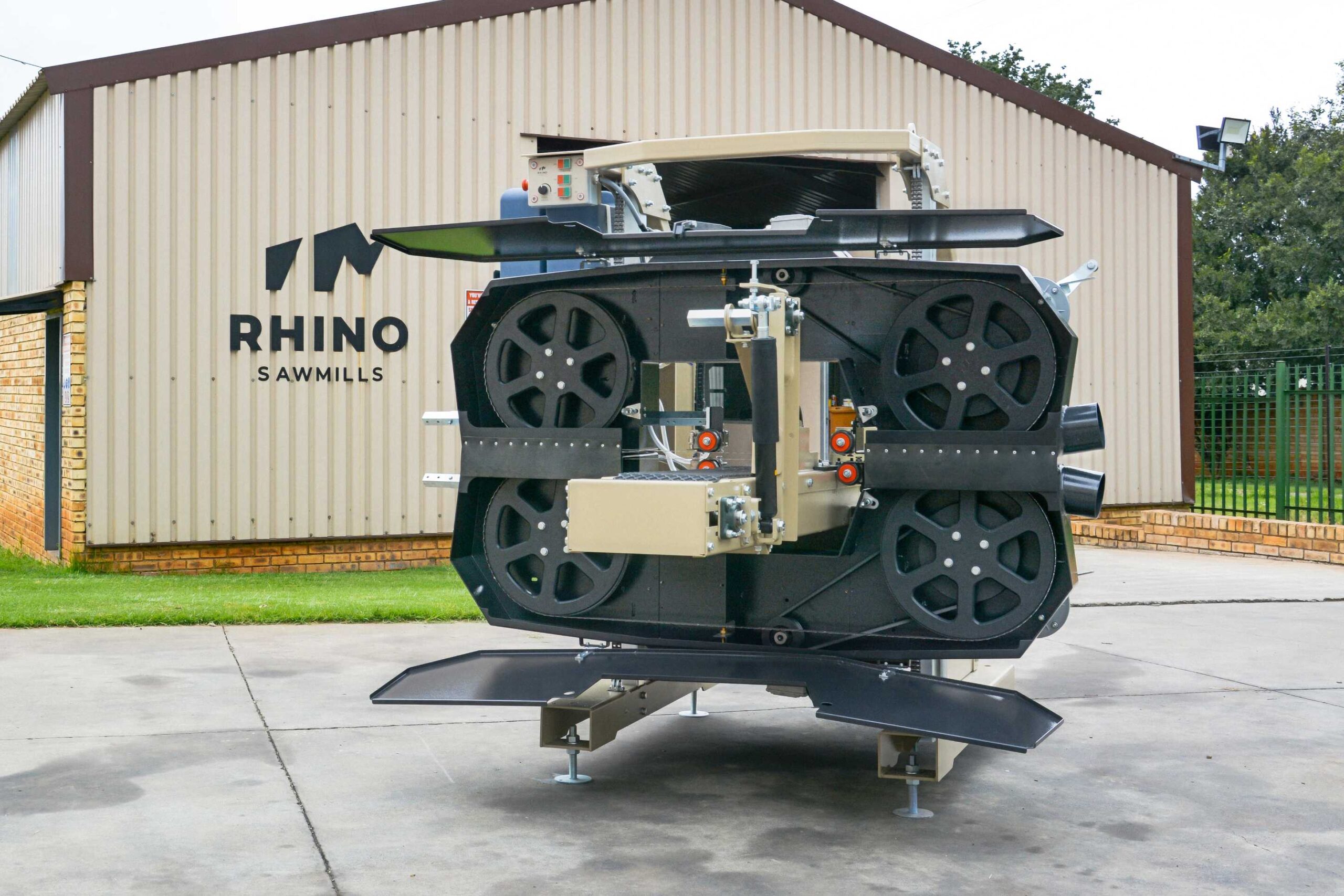 Rhino Twin Head Resaw with Automatic Conveyor Feed (New) - Image 40