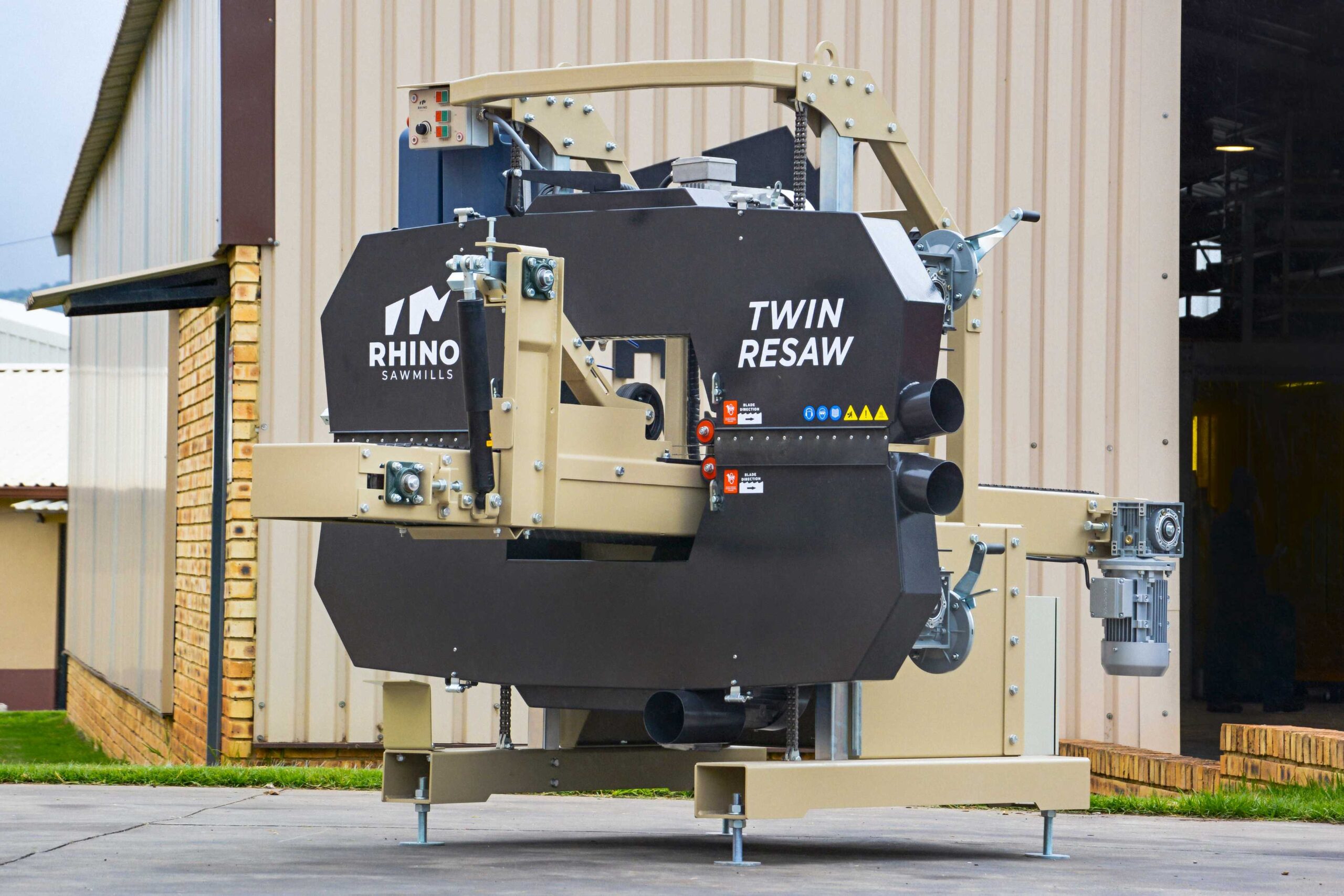 Rhino Twin Head Resaw with Automatic Conveyor Feed (New) - Image 4