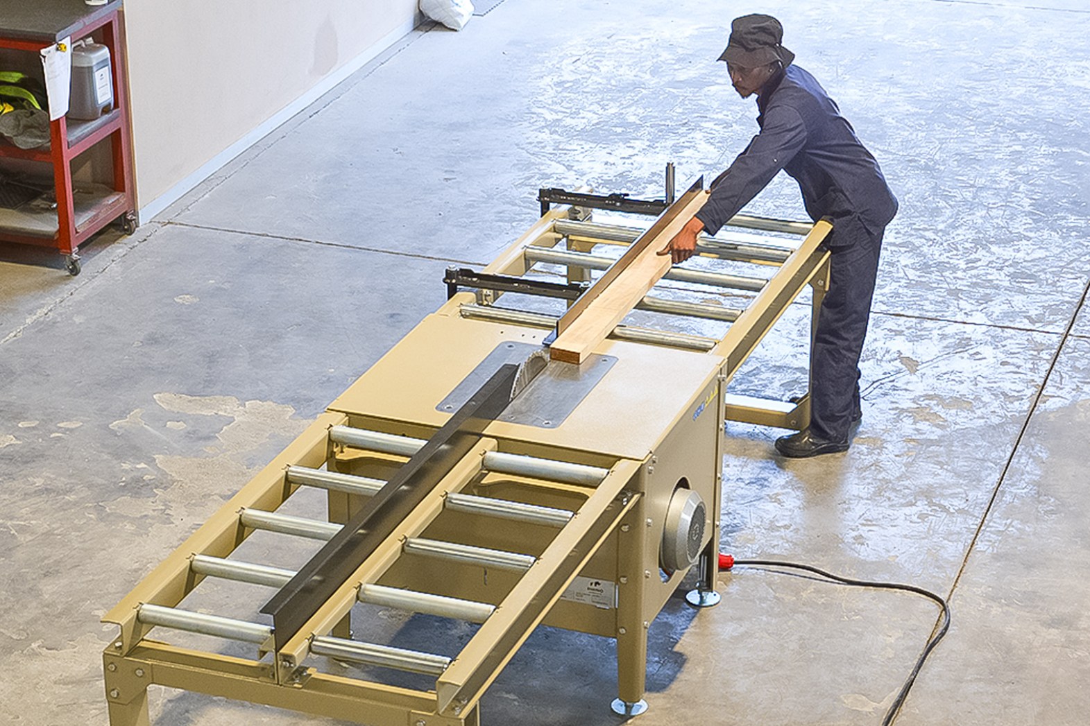 (New) Rhino Heavy-Duty Board Edger & Ripper Combo with Feed Tables - Made in South Africa - Image 2