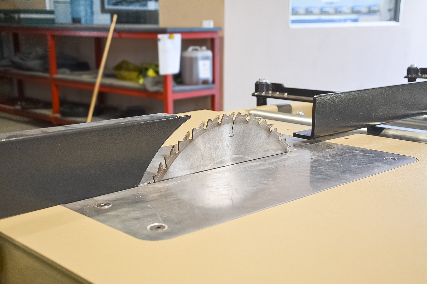 (New) Rhino Heavy-Duty Board Edger & Ripper Combo with Feed Tables - Made in South Africa - Image 6