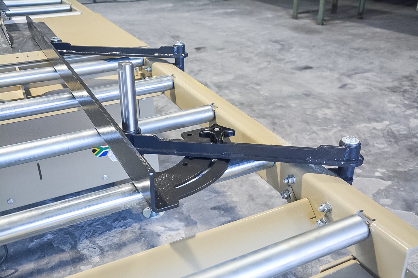 (New) Rhino Heavy-Duty Board Edger & Ripper Combo with Feed Tables - Made in South Africa - Image 10