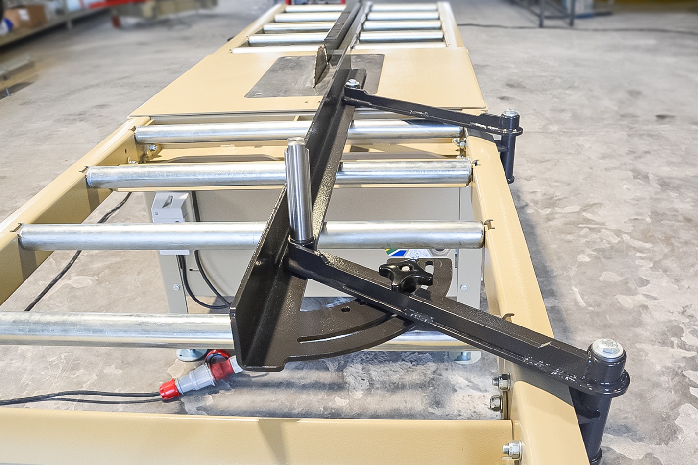 (New) Rhino Heavy-Duty Board Edger & Ripper Combo with Feed Tables - Made in South Africa - Image 11