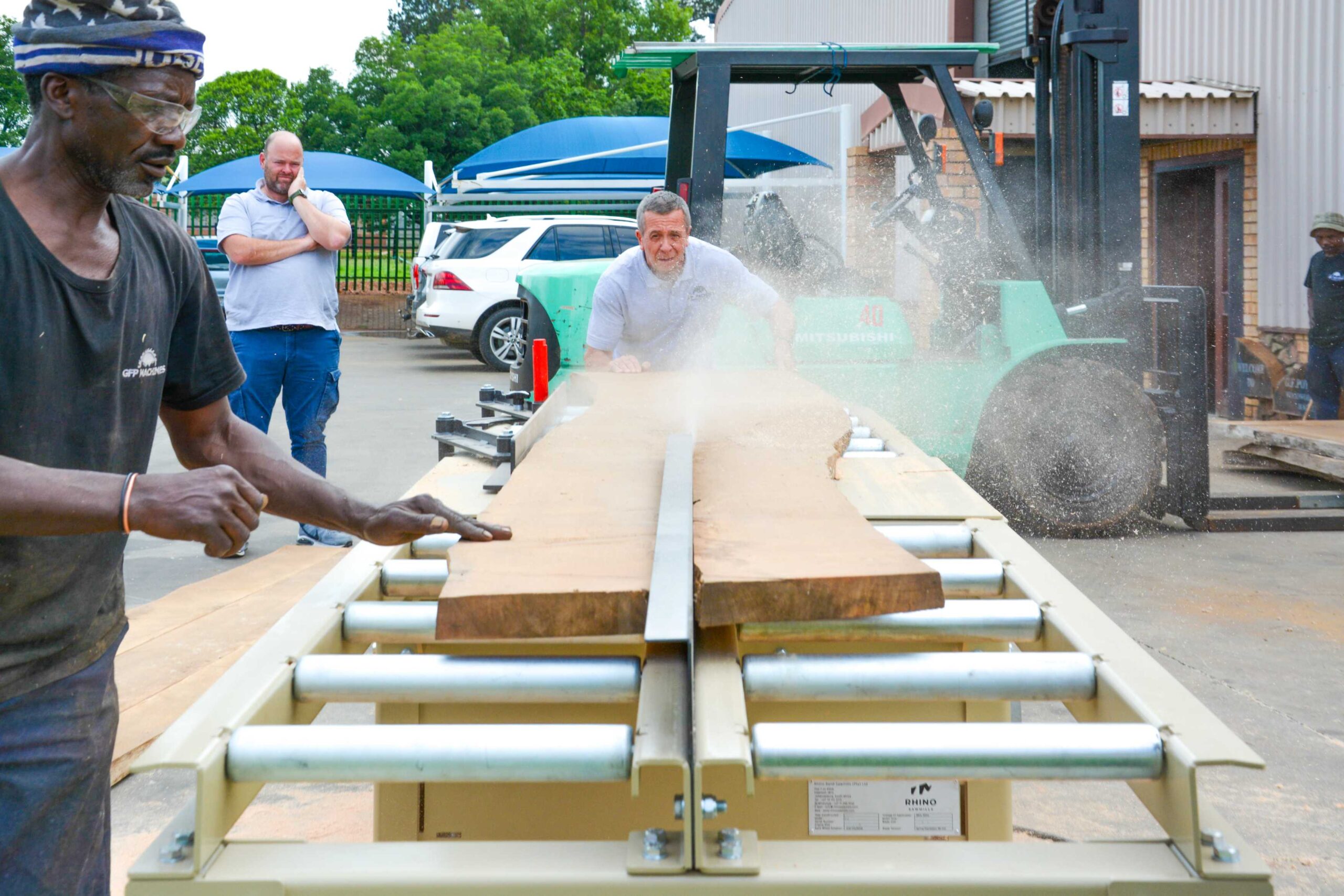 (New) Rhino Heavy-Duty Board Edger & Ripper Combo with Feed Tables - Made in South Africa - Image 16