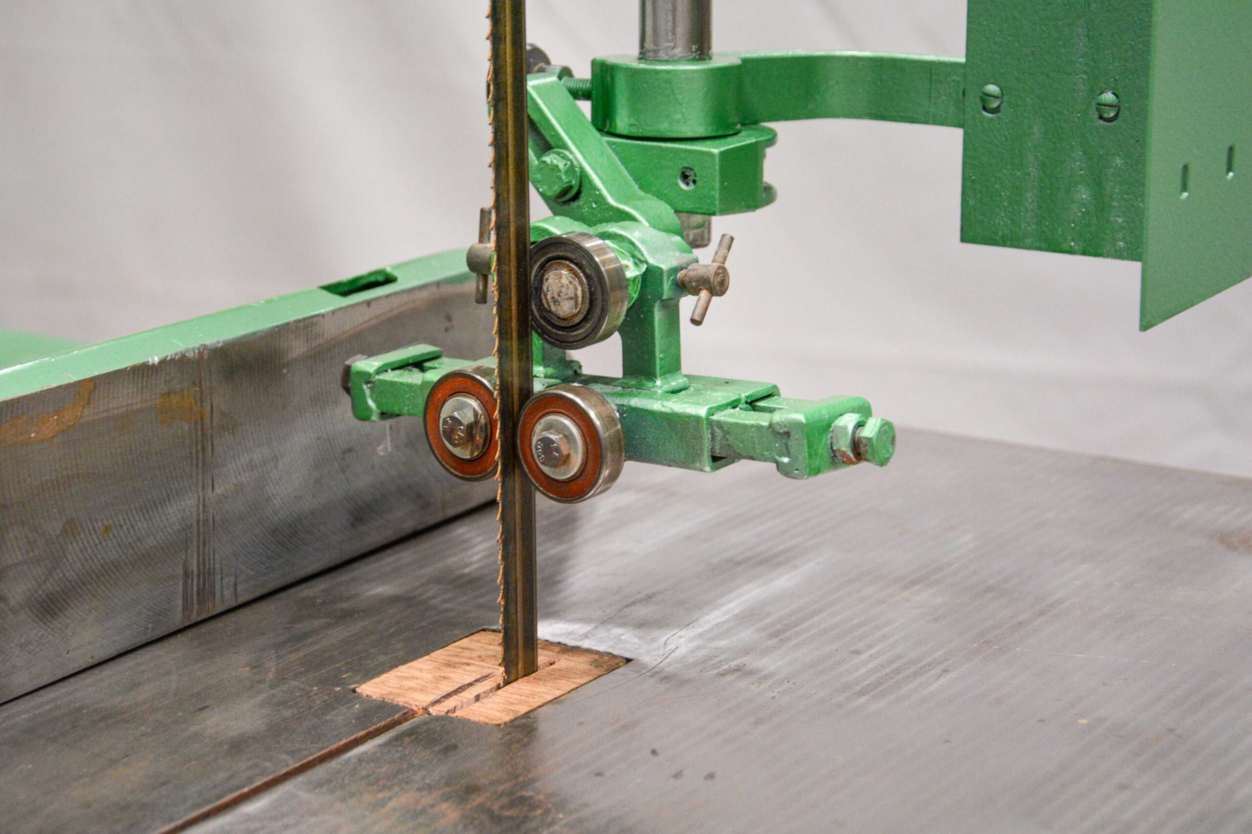 Meber SP 600 Industrial Bandsaw โ Italy (Fully Serviced) - Image 17