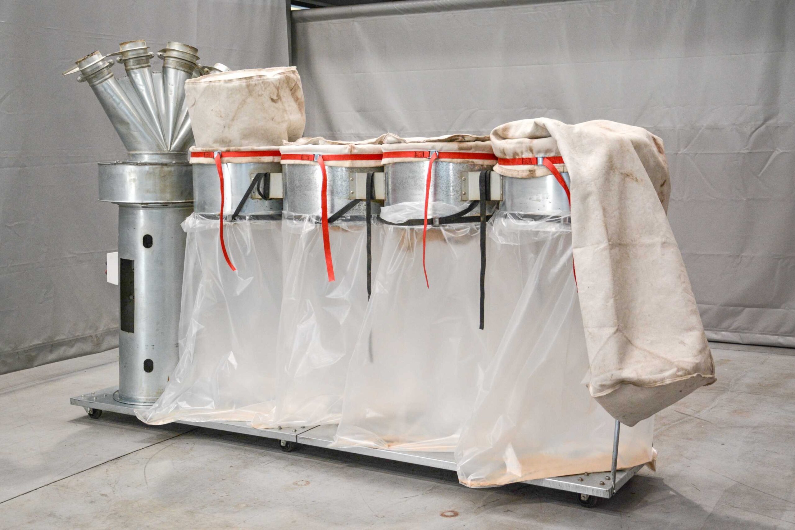 Coral 4-Bag Industrial Dust Extractor โ Italy (Fully Serviced) - Image 3