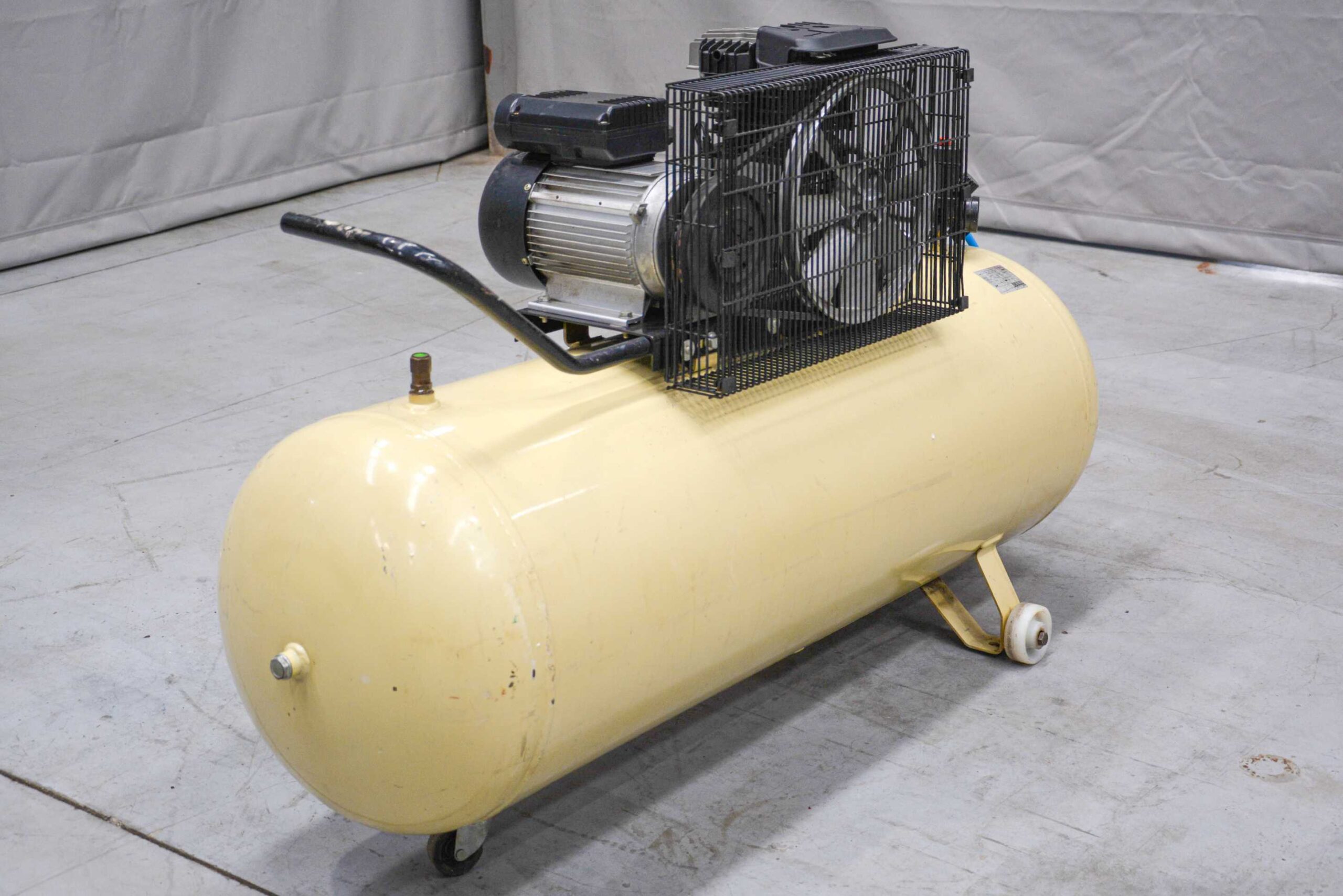 Ingersoll Rand 200L Piston Air Compressor โ (Fully Serviced) - Image 6