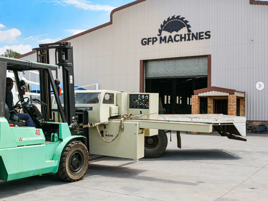Moulders in stock