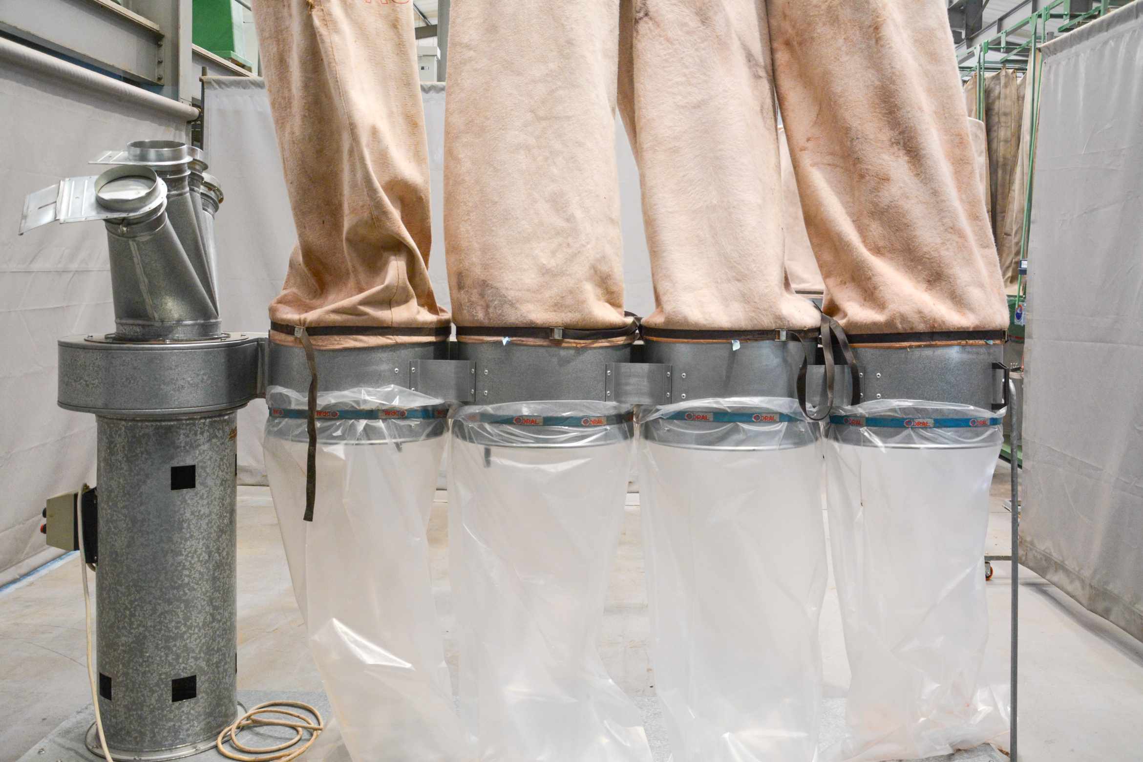Coral 4-Bag Industrial Dust Extractor - Italy (Fully-Serviced) (DE260U) - Image 13
