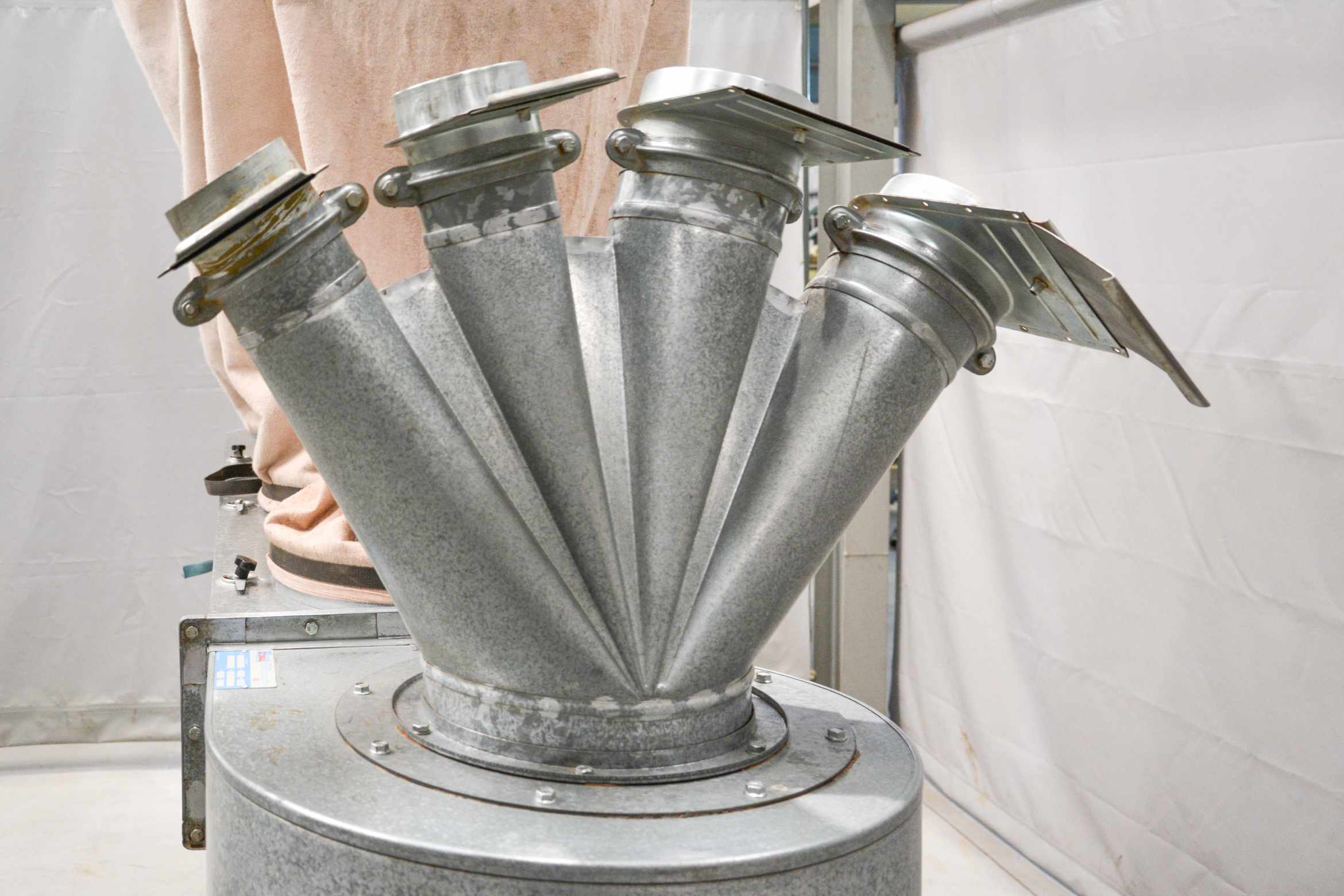 Coral 4-Bag Industrial Dust Extractor - Italy (Fully-Serviced) (DE260U) - Image 7