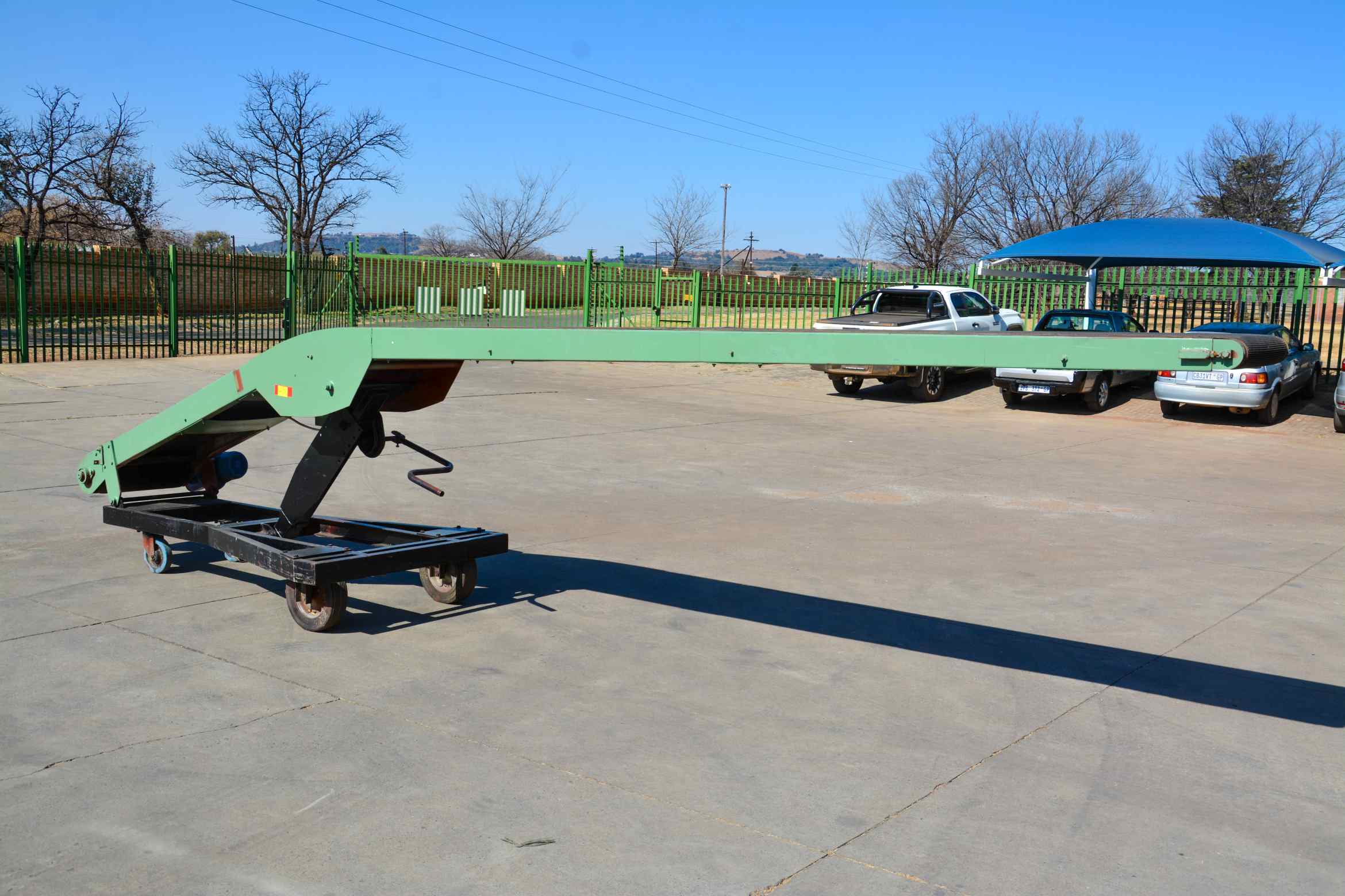 Industrial Mobile Container Loading Conveyor System (CO118U) - Image 2