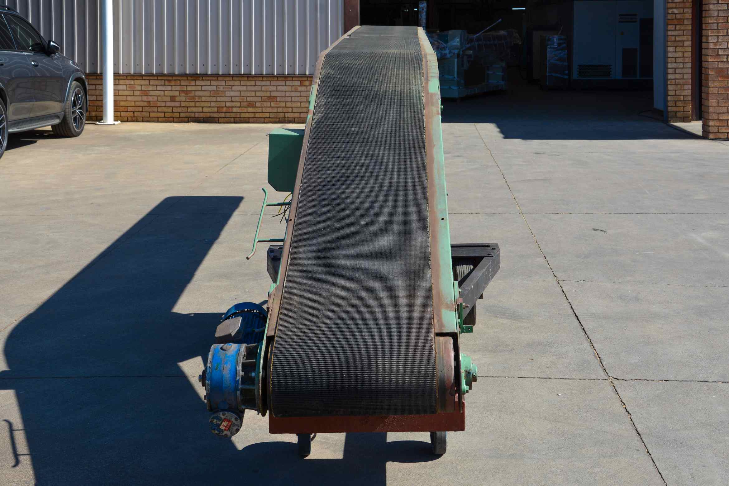 Industrial Mobile Container Loading Conveyor System (CO118U) - Image 5