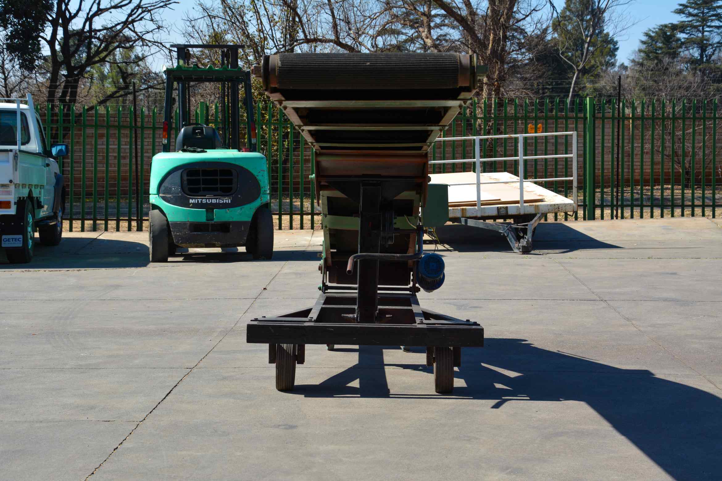 Industrial Mobile Container Loading Conveyor System (CO118U) - Image 9