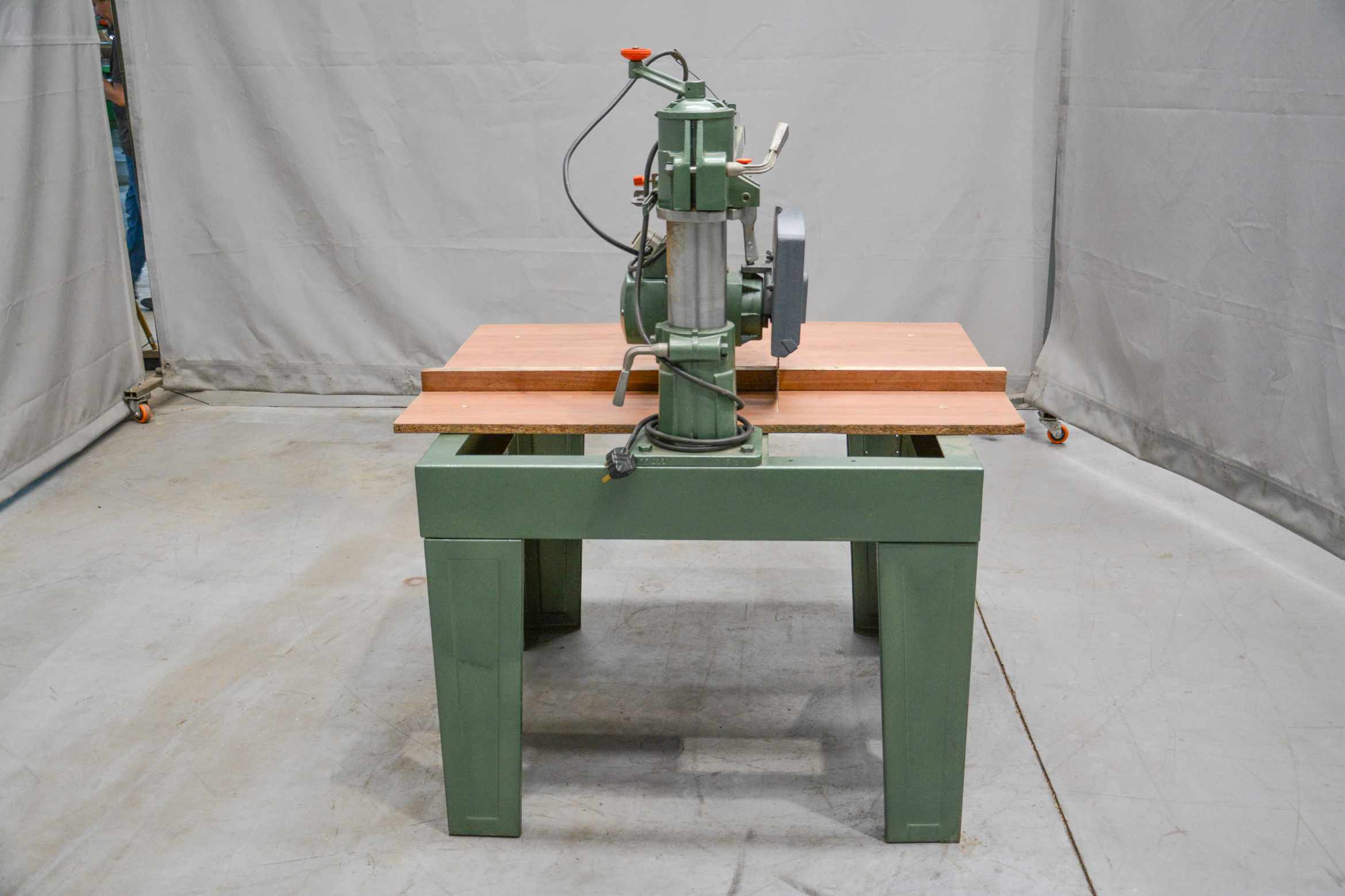 DeWalt 350mm Heavy-Duty Radial Arm Saw - 220V (Fully-Serviced) (CC137U) - Image 13
